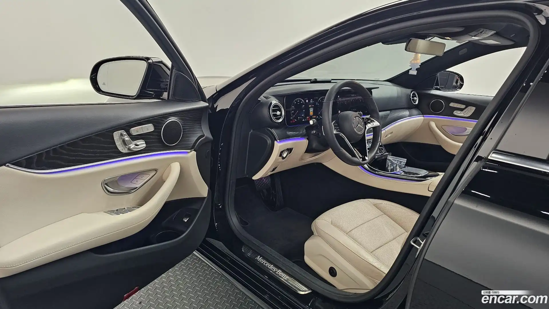 E-Class Mercedes-Benz 2022.5-INNER-010