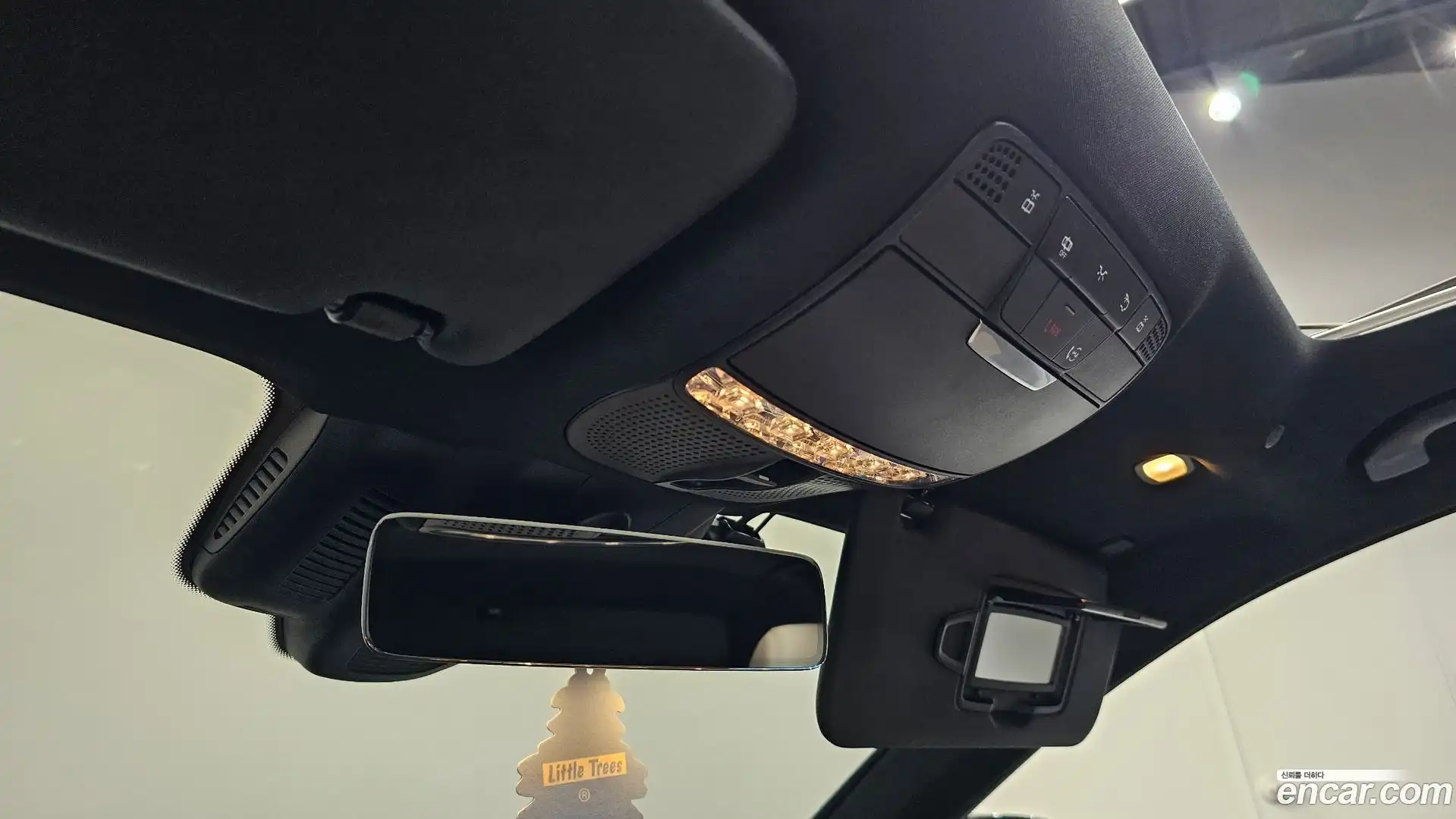 E-Class Mercedes-Benz 2022.5-OPTION-019