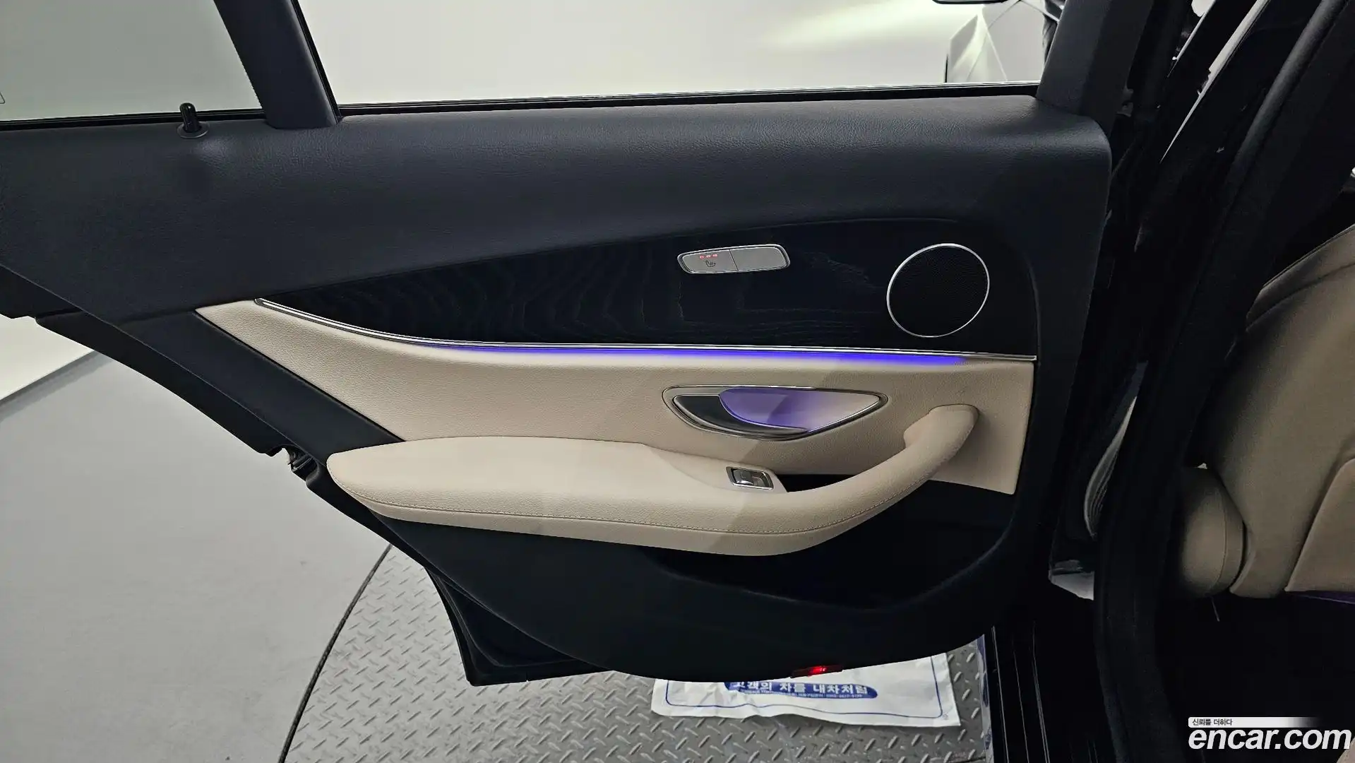 E-Class Mercedes-Benz 2022.5-INNER-035