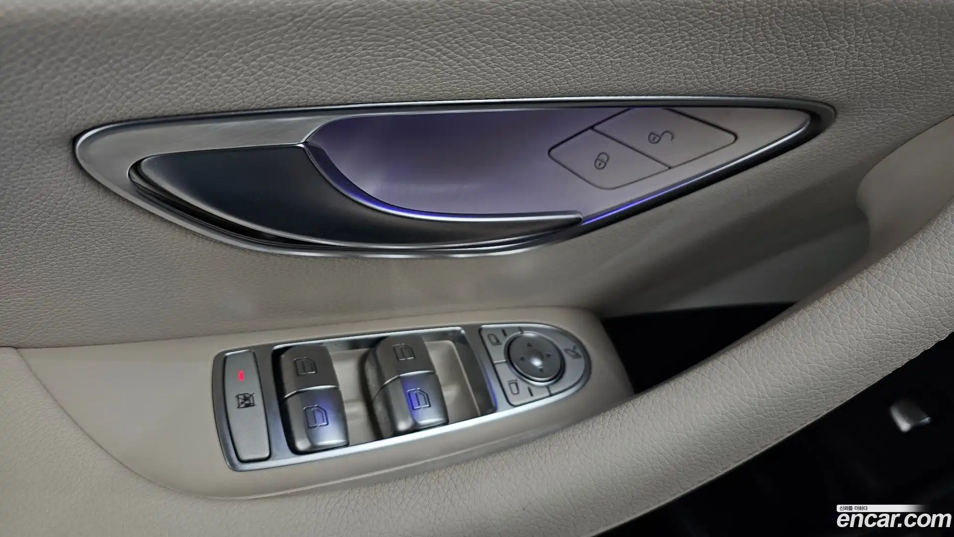 E-Class Mercedes-Benz 2022.5-OPTION-048