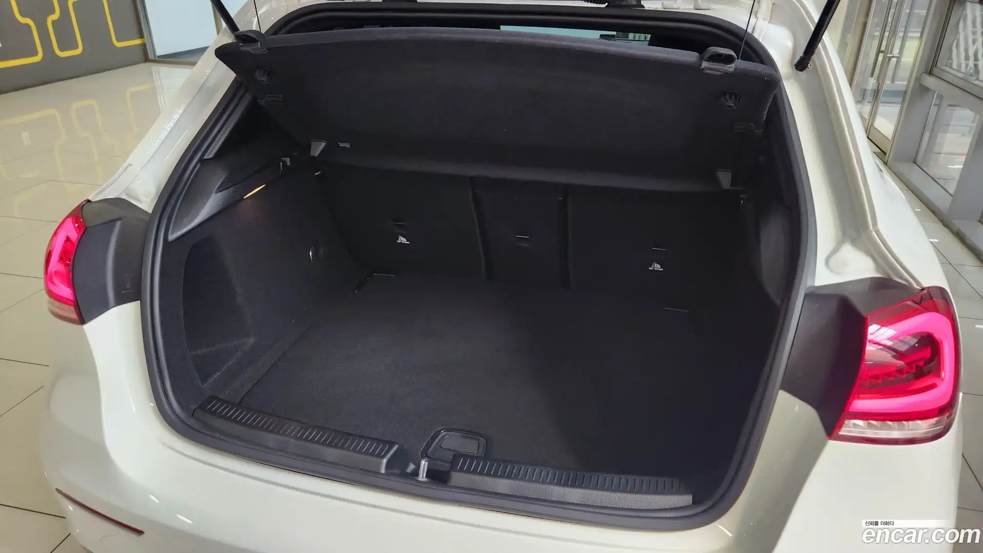 A-Class Mercedes-Benz 2023.11-OPTION-017
