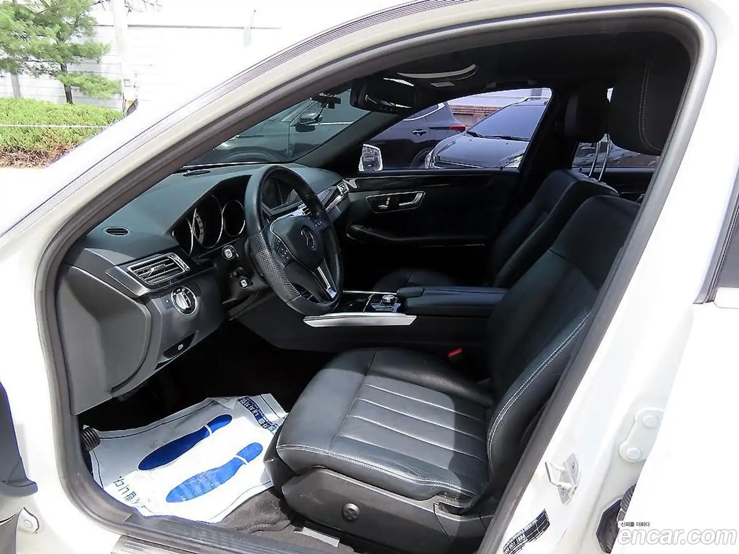 E-Class Mercedes-Benz 2013.9-OUTER-005