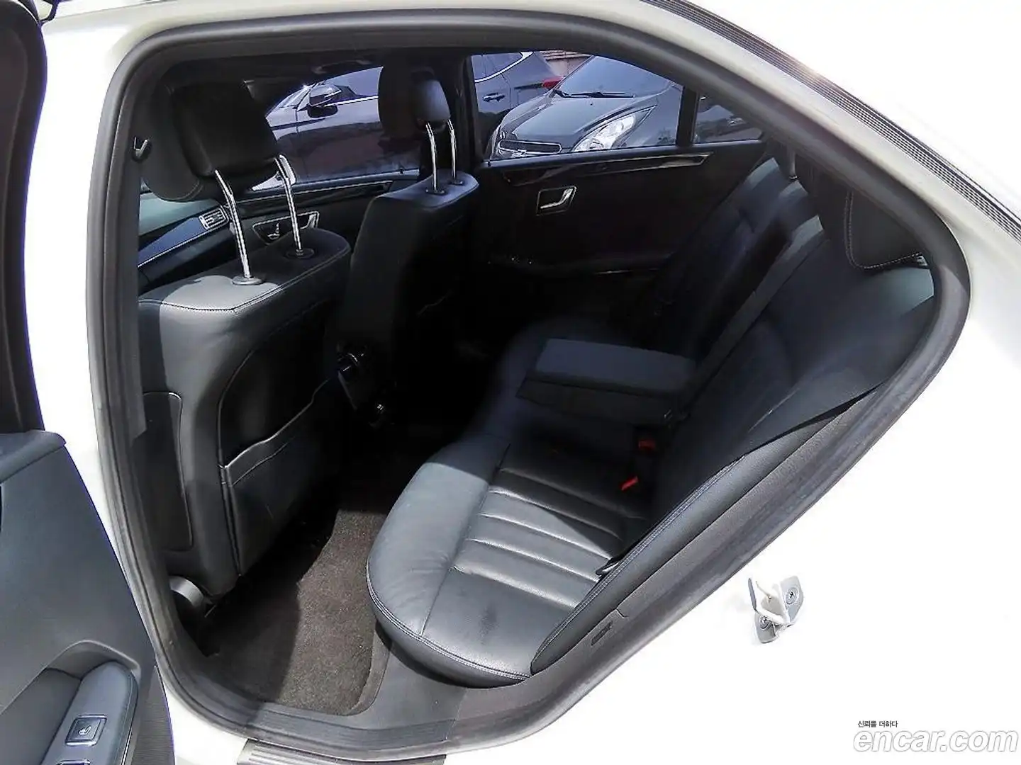 E-Class Mercedes-Benz 2013.9-OUTER-006