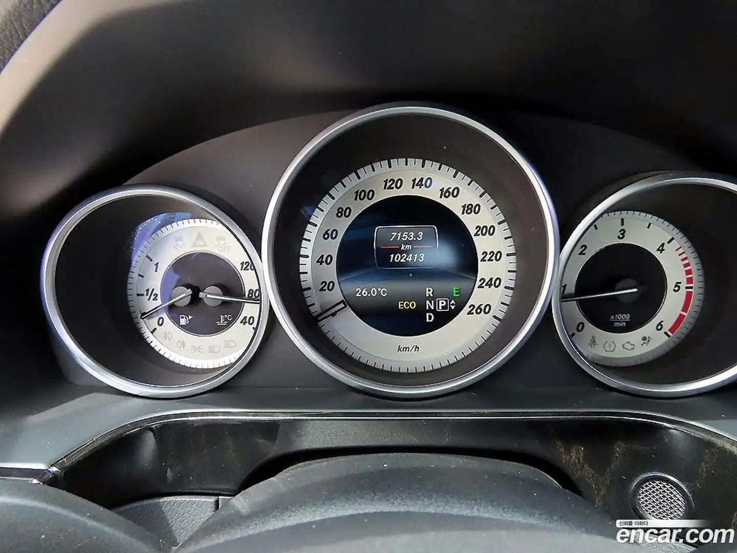 E-Class Mercedes-Benz 2013.9-INNER-009