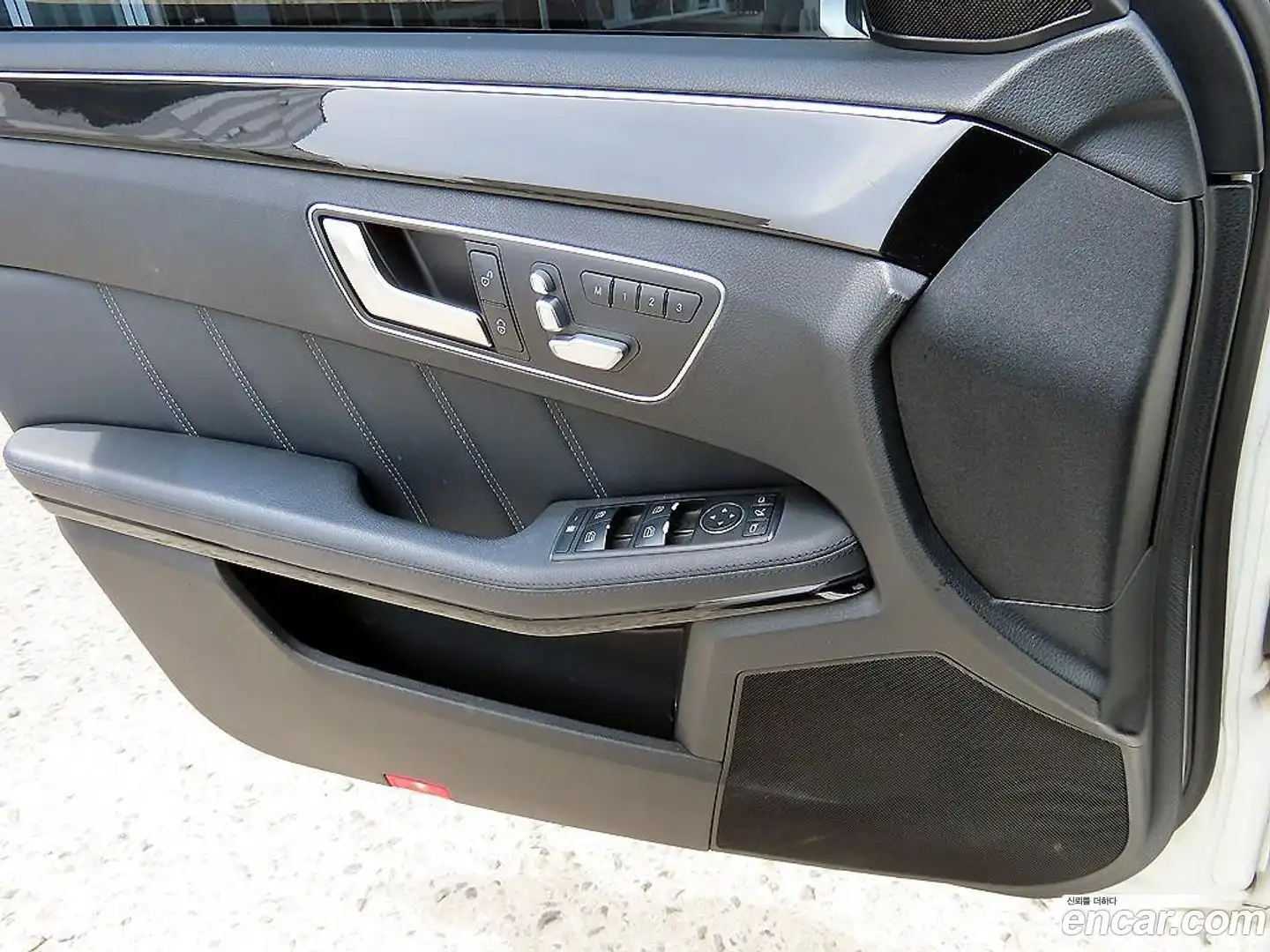 E-Class Mercedes-Benz 2013.9-OPTION-015