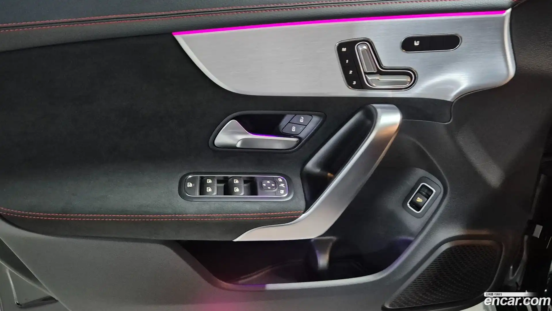 CLA-Class Mercedes-Benz 2021.4-INNER-009