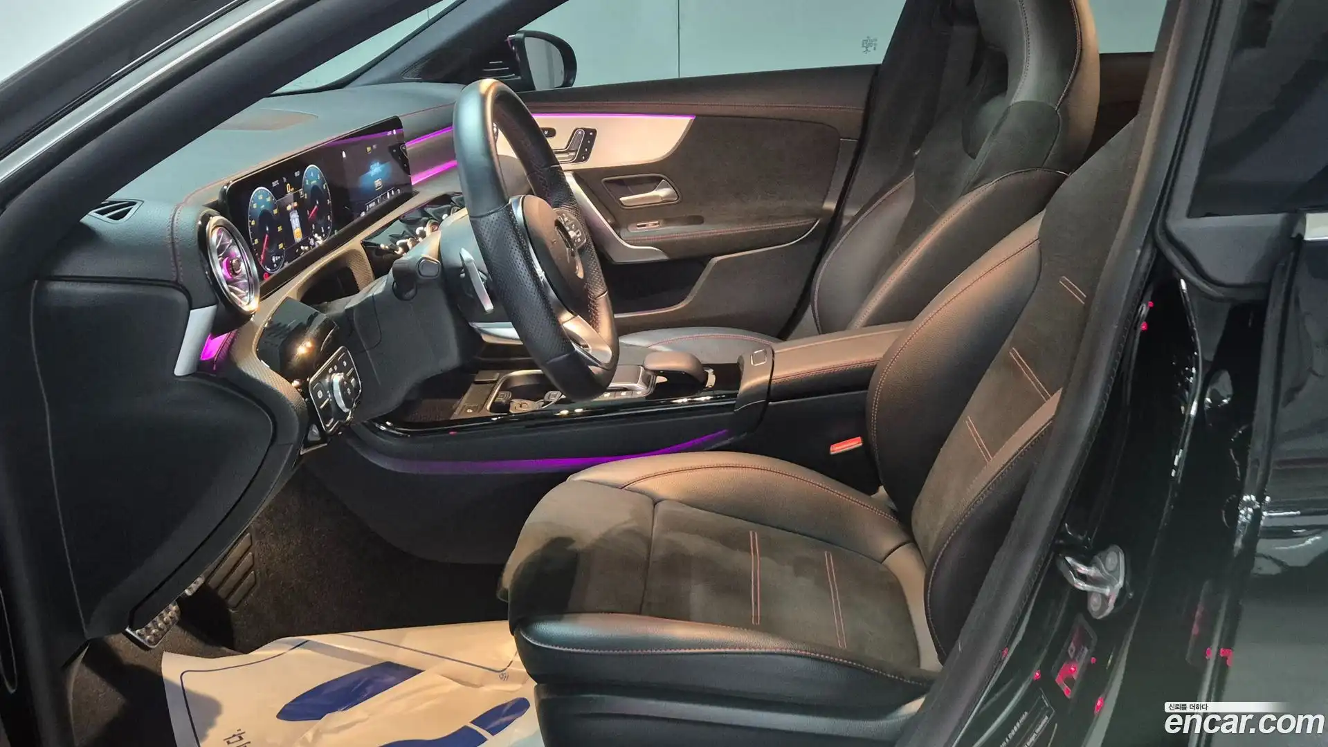 CLA-Class Mercedes-Benz 2021.4-INNER-010