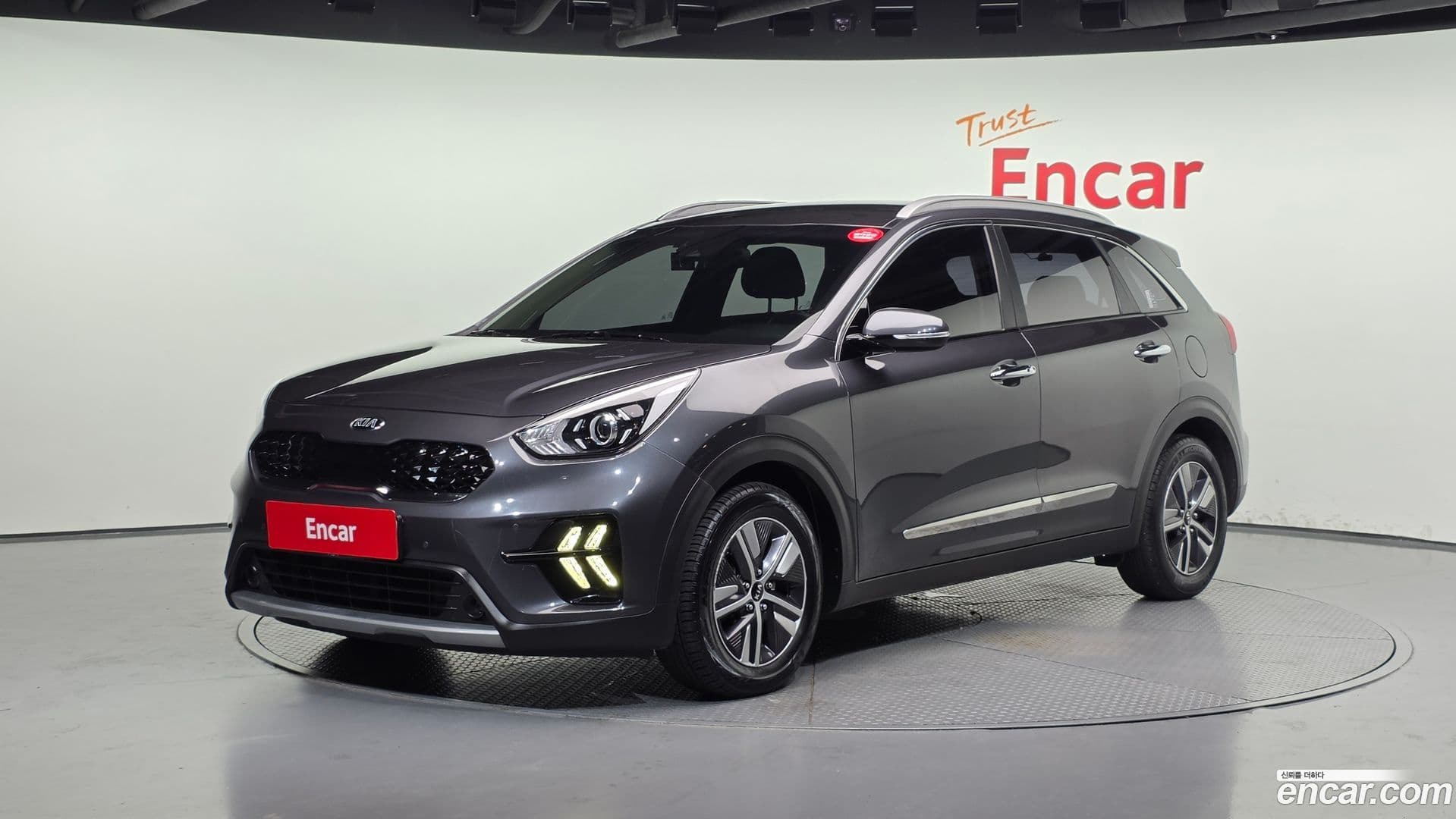 Main__Slider__Photo:Niro Kia 2021.4-0