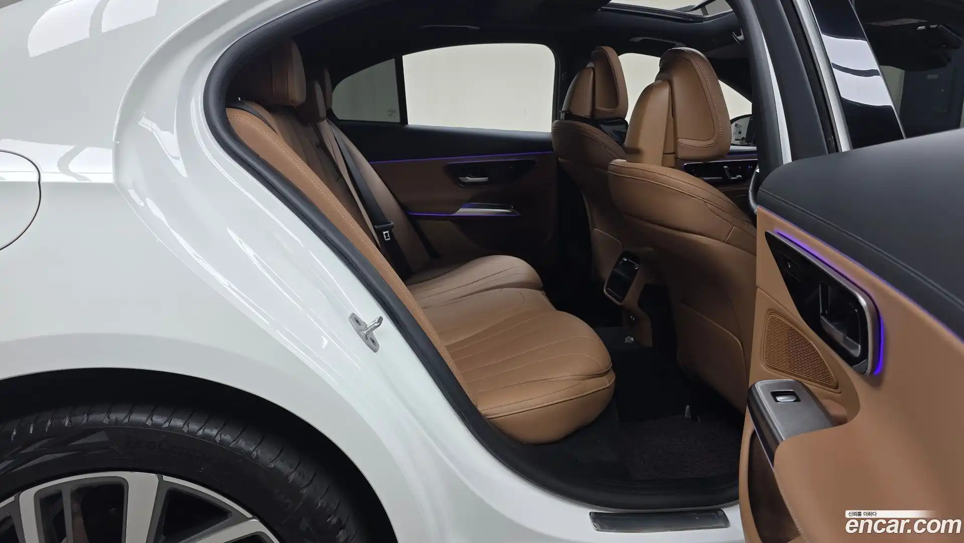 E-Class Mercedes-Benz 2024.4-OPTION-015