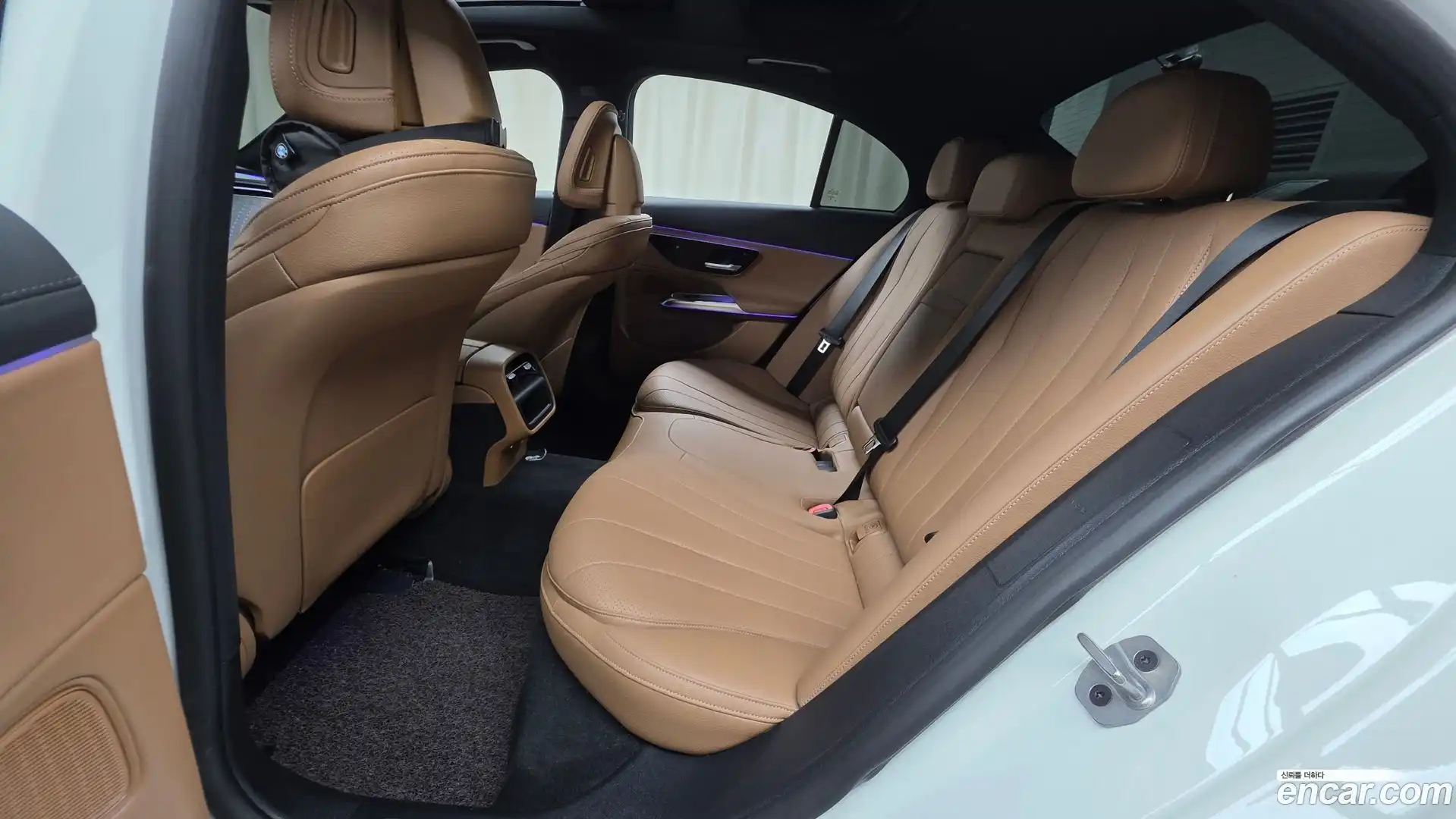 E-Class Mercedes-Benz 2024.4-OPTION-016