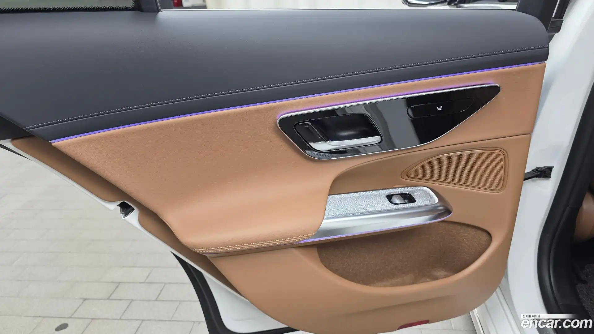 E-Class Mercedes-Benz 2024.4-INNER-035
