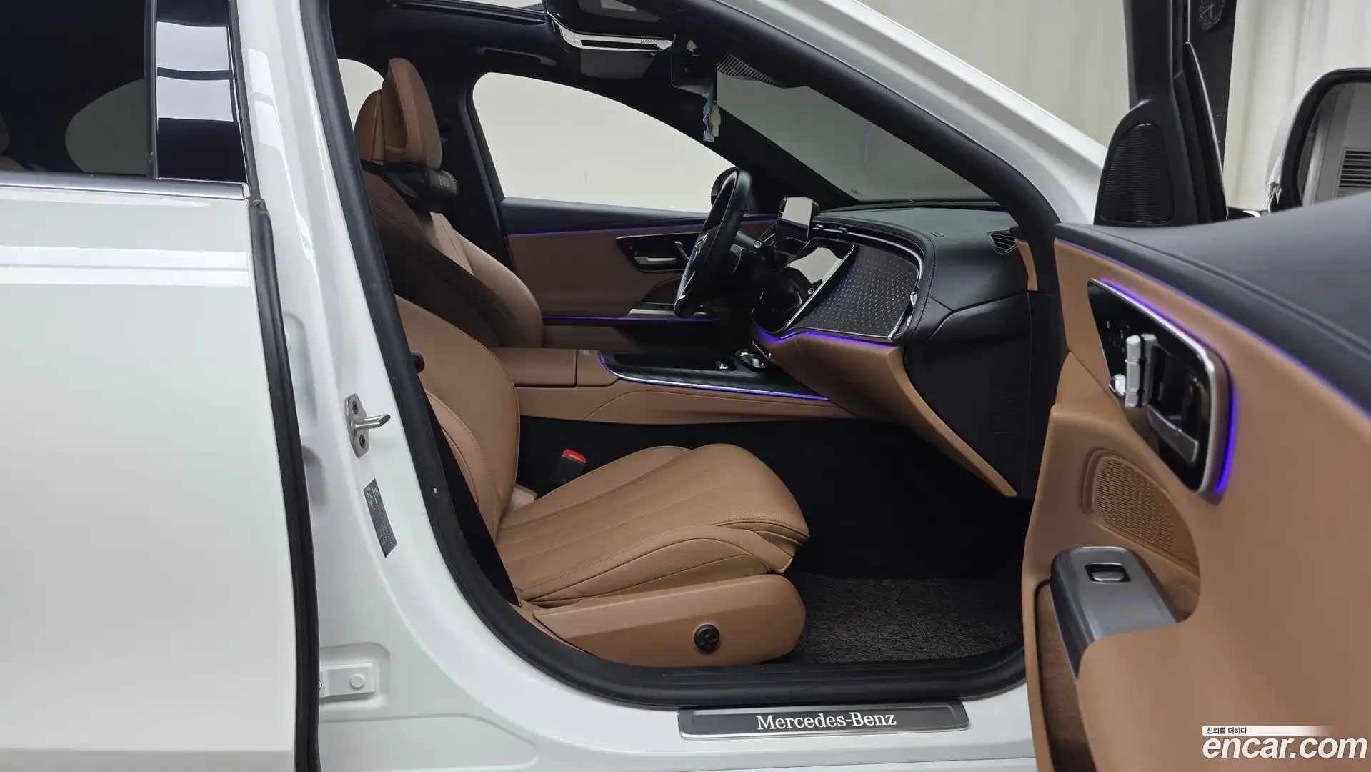 E-Class Mercedes-Benz 2024.4-INNER-036