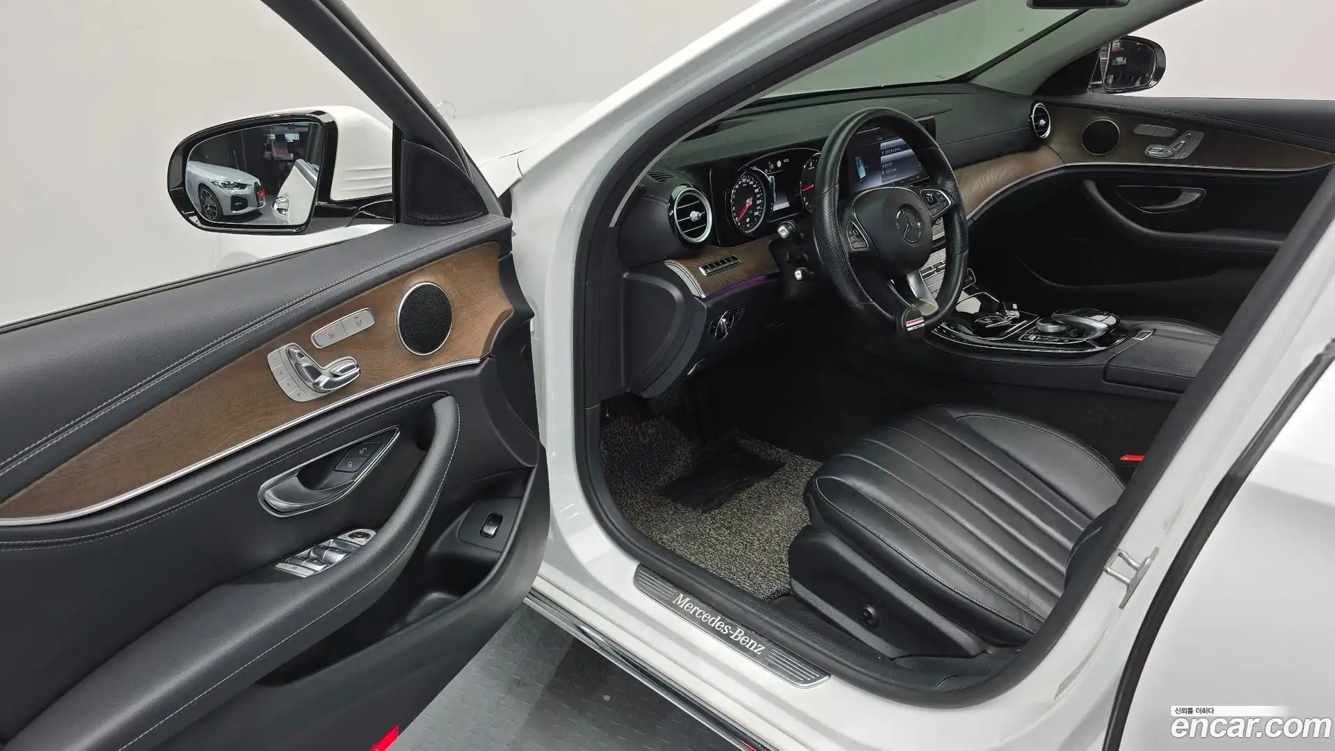 E-Class Mercedes-Benz 2017.3-INNER-010