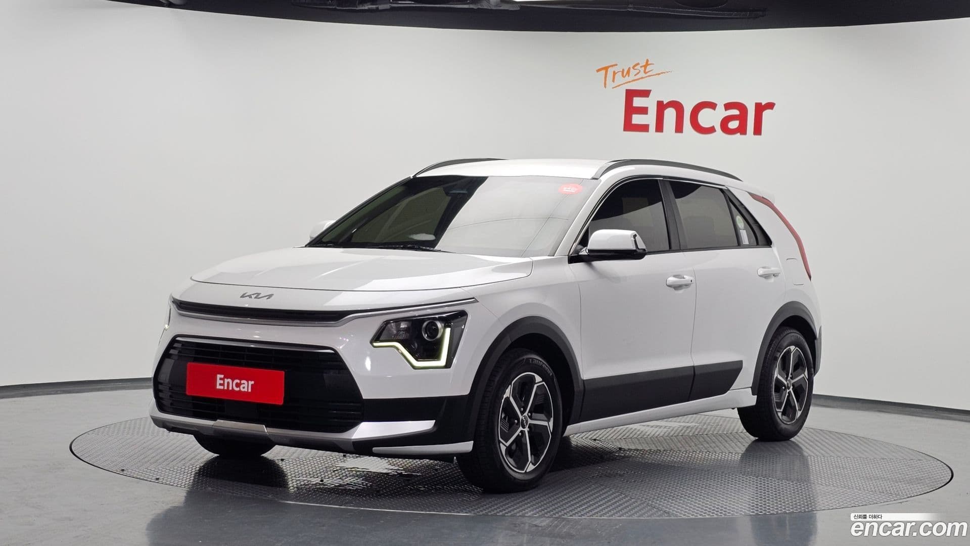 Main__Slider__Photo:Niro Kia 2022.5-0