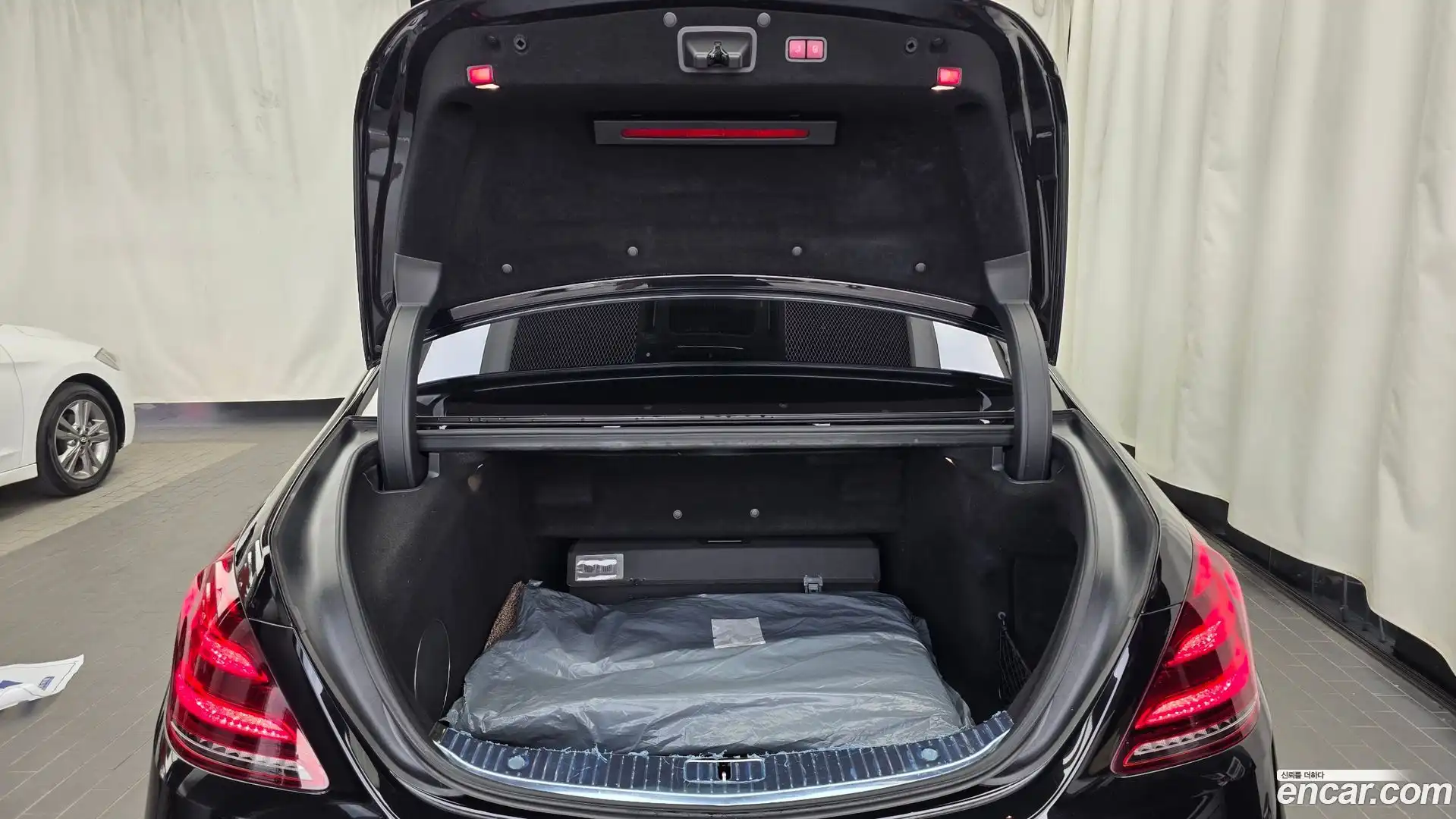 S-Class Mercedes-Benz 2018.3-OPTION-024