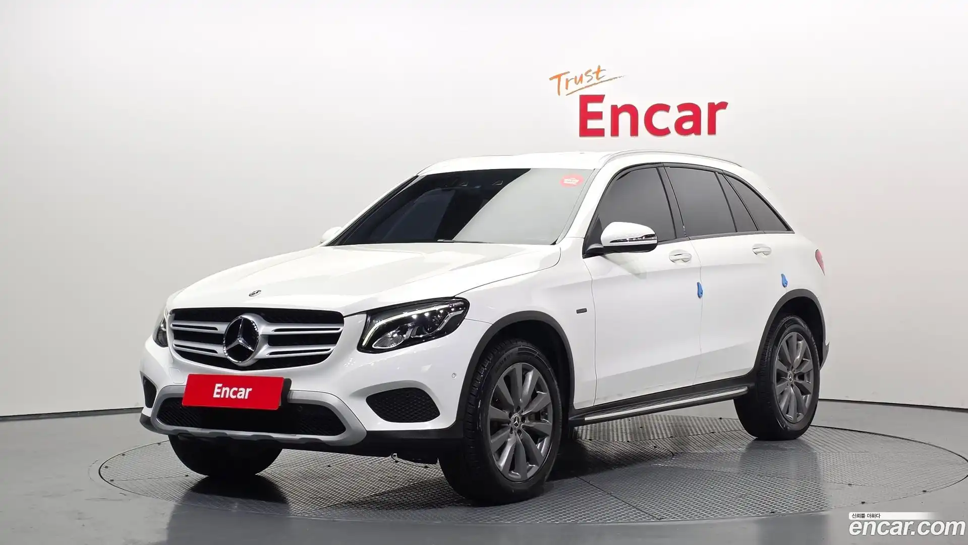 GLC-Class Mercedes-Benz 2018.11-OUTER-001