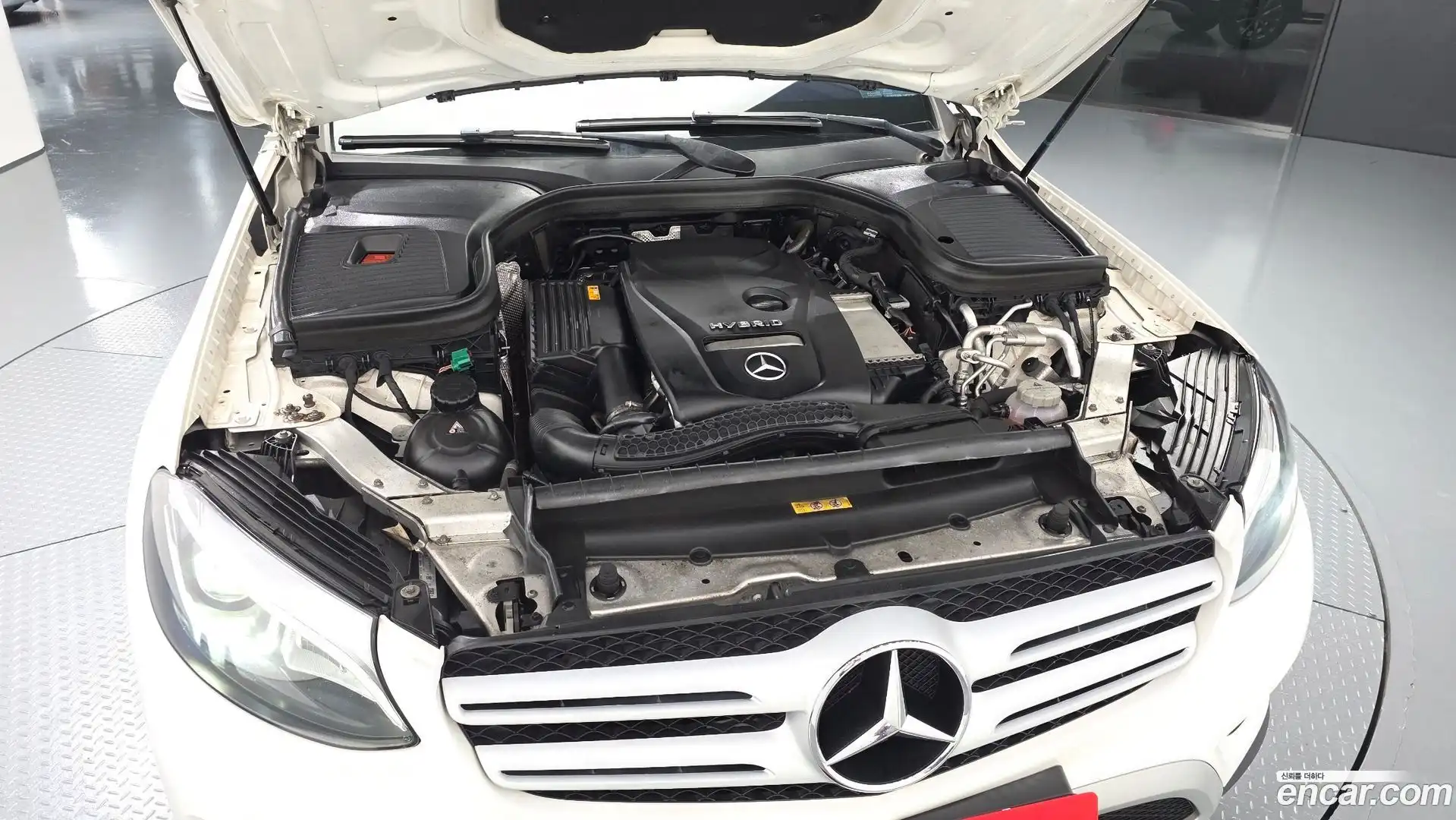 GLC-Class Mercedes-Benz 2018.11-OUTER-006