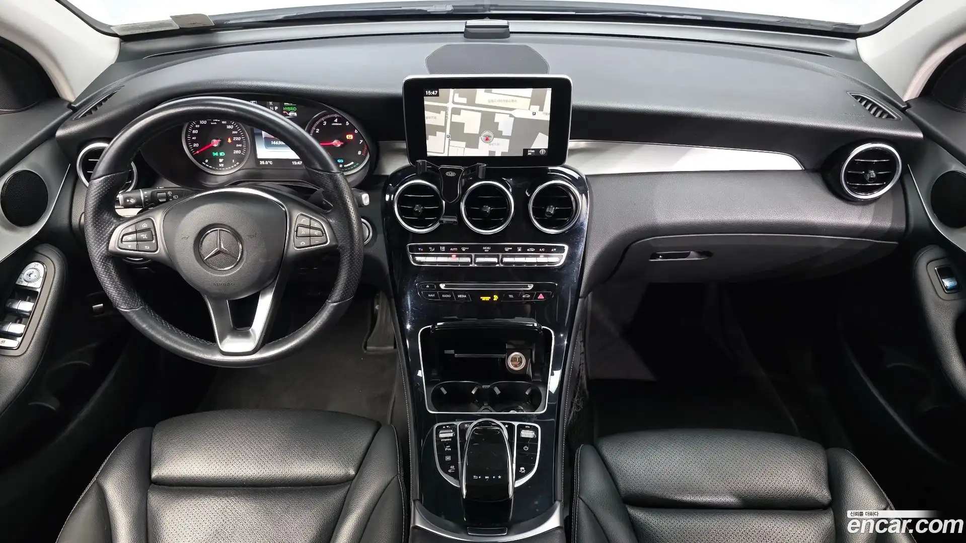 GLC-Class Mercedes-Benz 2018.11-INNER-007
