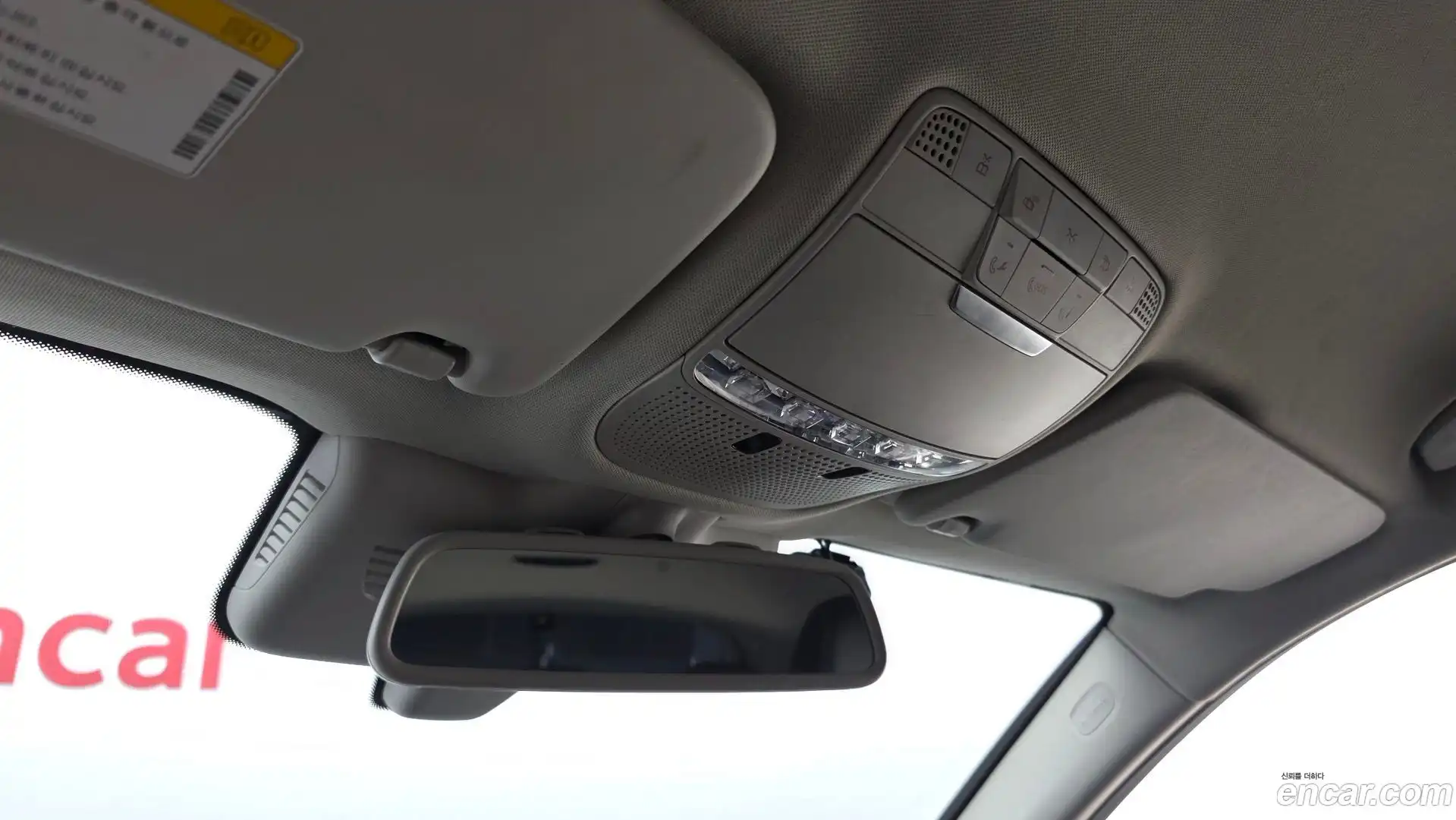GLC-Class Mercedes-Benz 2018.11-OPTION-022