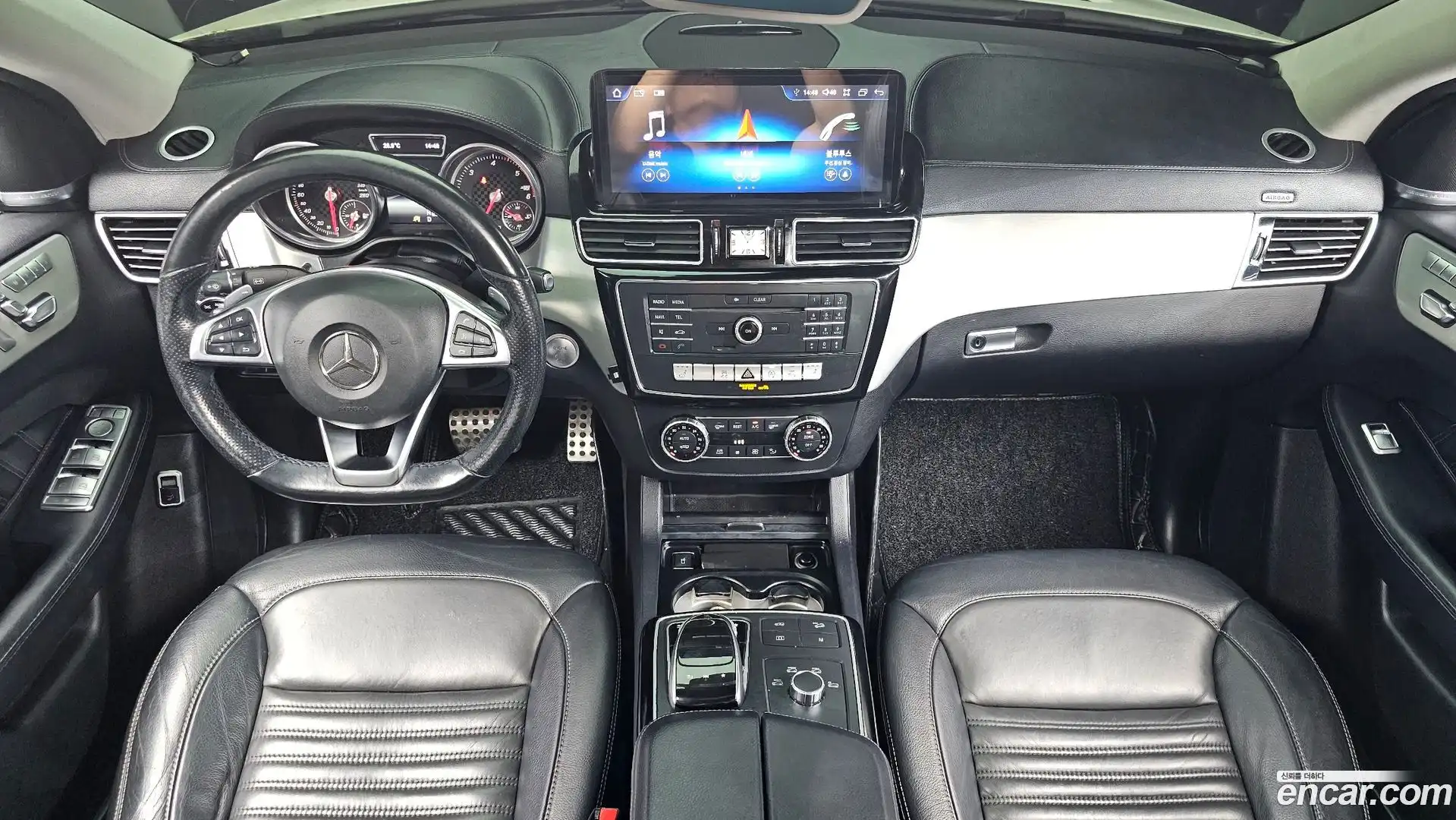 GLE-Class Mercedes-Benz 2017.0-INNER-007