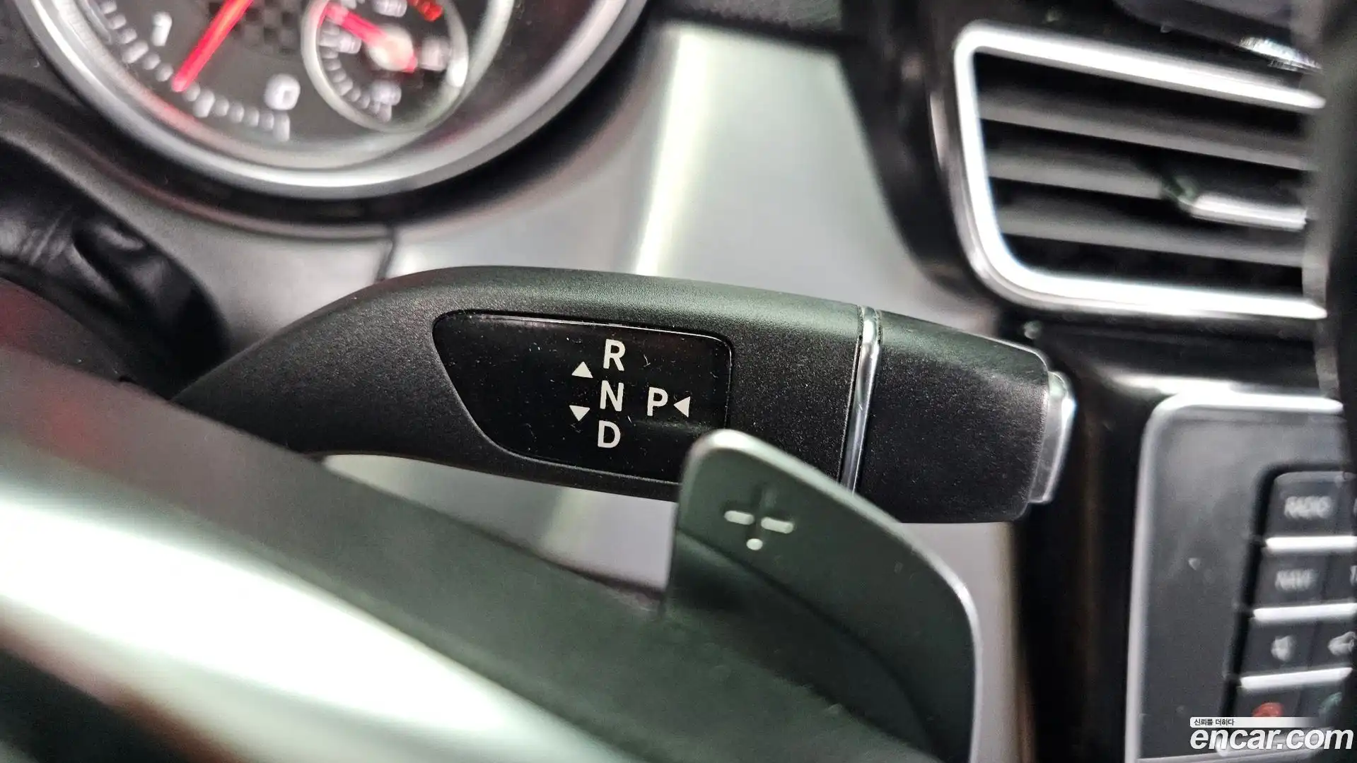 GLE-Class Mercedes-Benz 2017.0-INNER-009