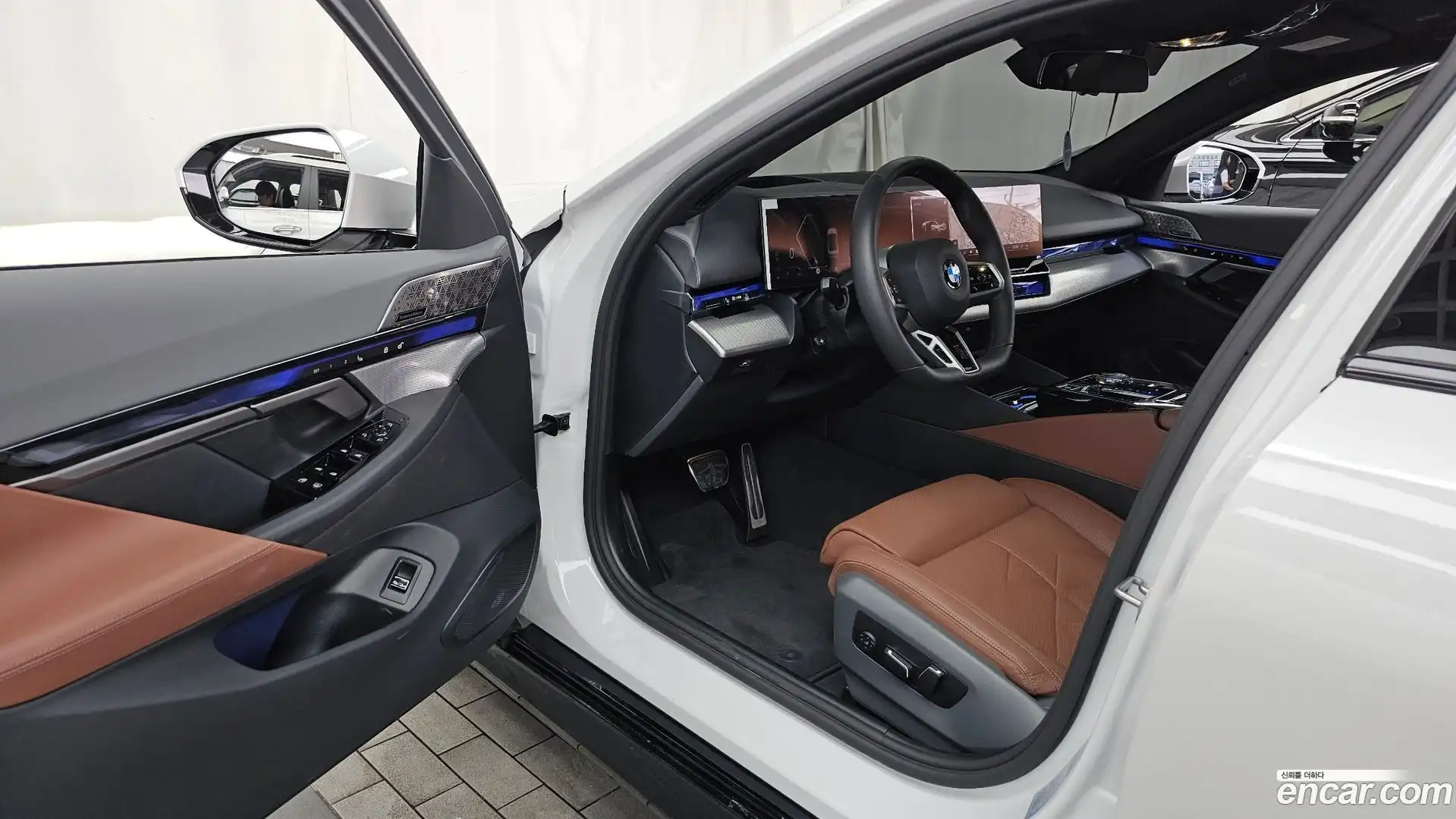 5-Series BMW 2025.10-INNER-010
