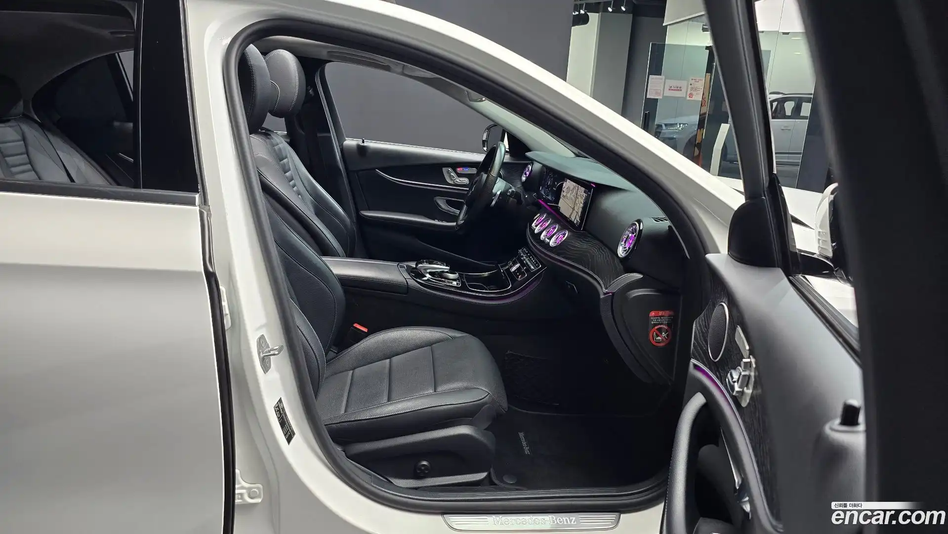 E-Class Mercedes-Benz 2017.6-OPTION-015