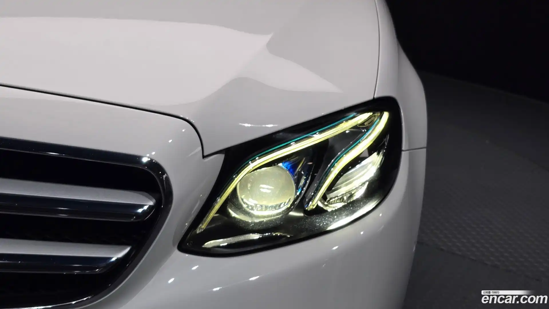 E-Class Mercedes-Benz 2017.6-OUTER-032