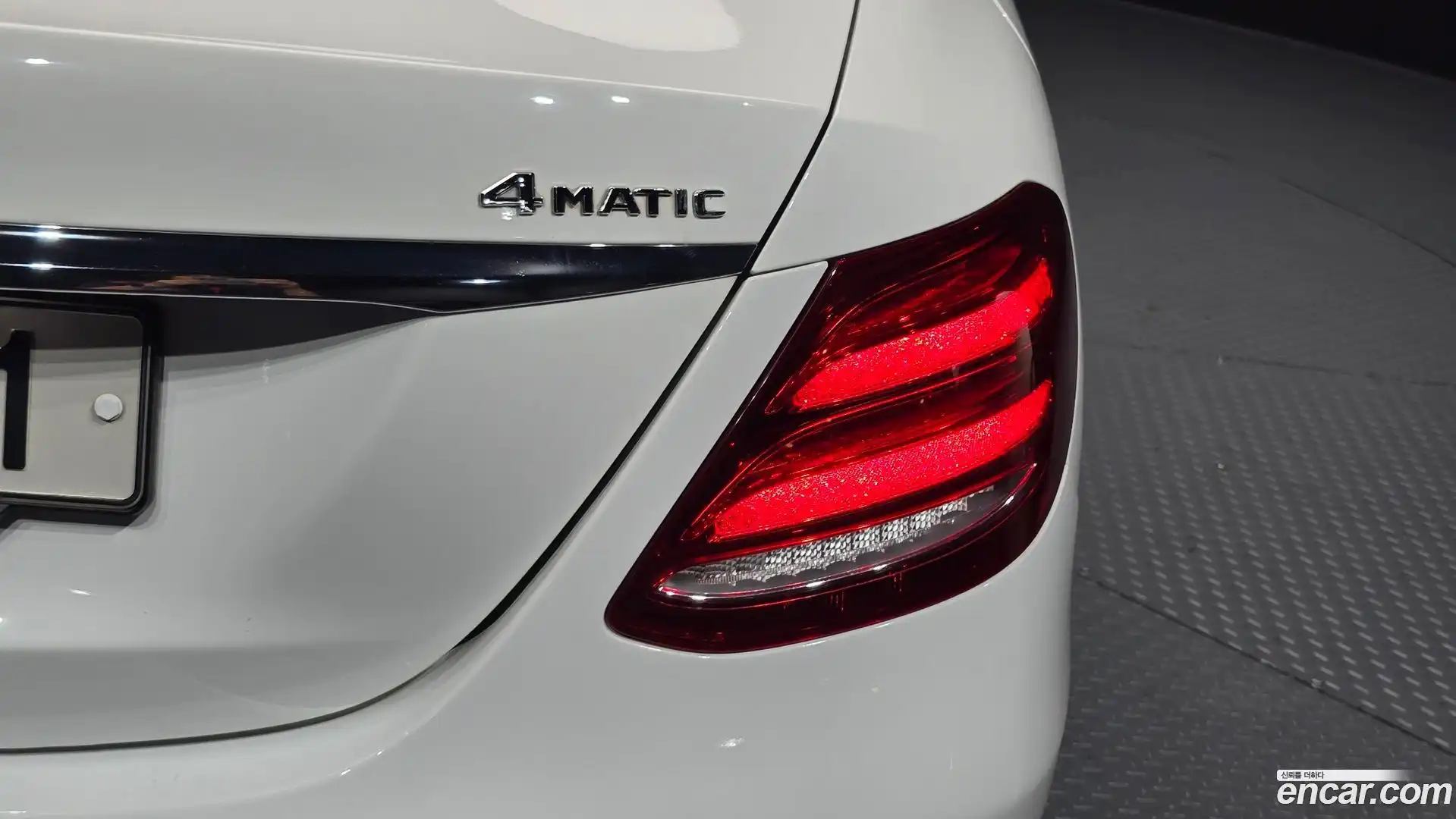 E-Class Mercedes-Benz 2017.6-OUTER-033