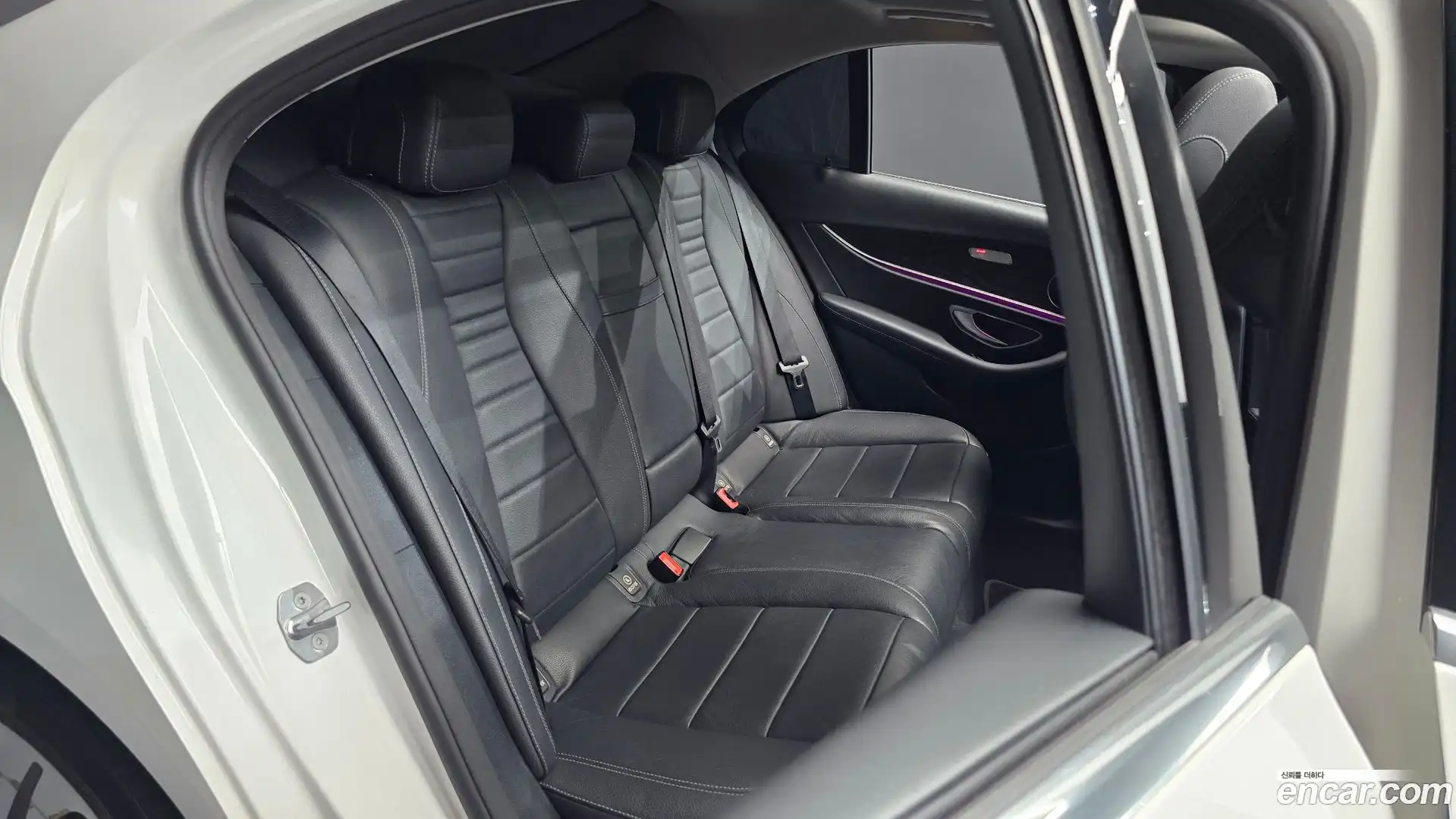 E-Class Mercedes-Benz 2017.6-INNER-036