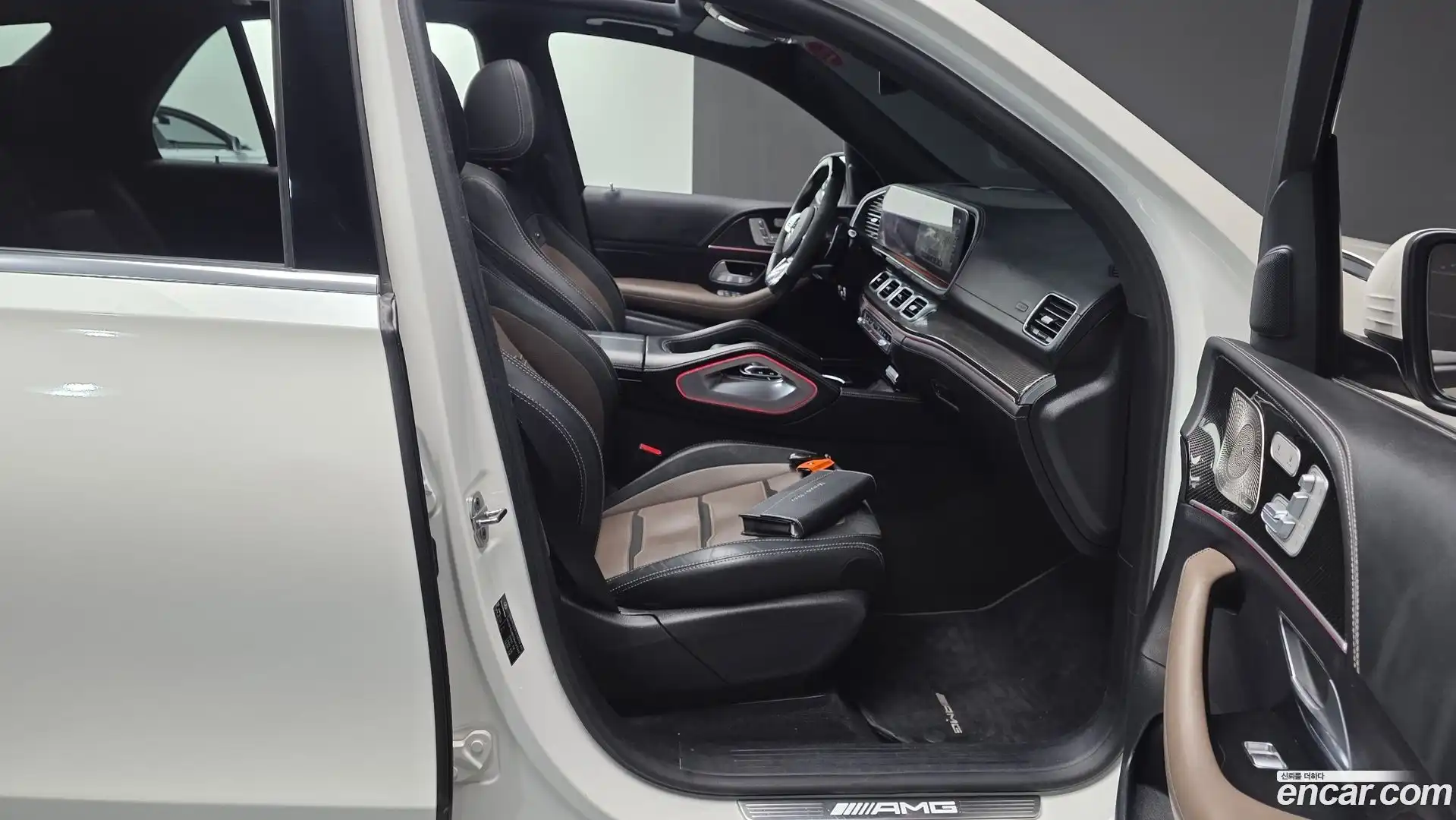 GLE-Class Mercedes-Benz 2021.9-INNER-036