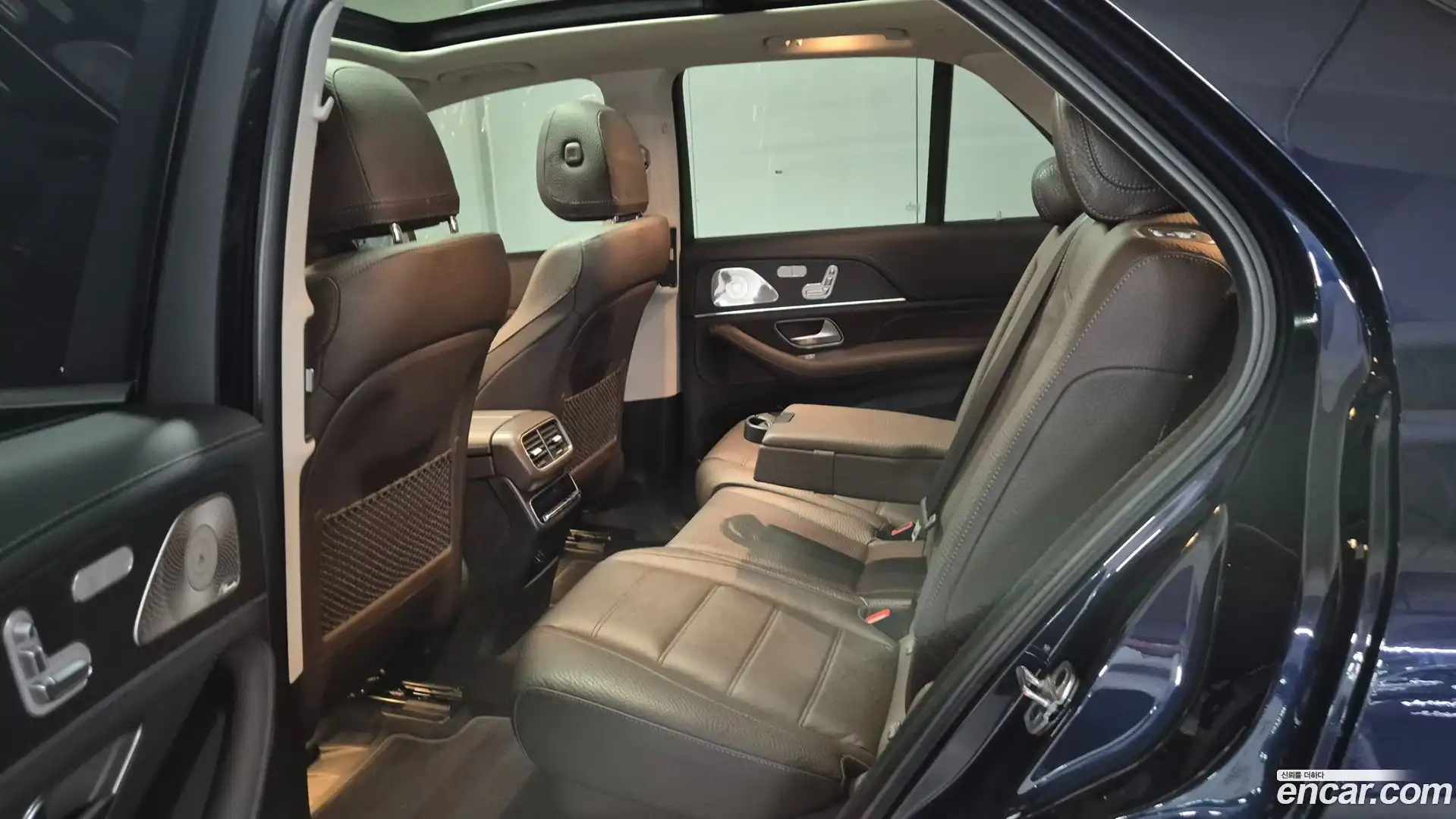 GLE-Class Mercedes-Benz 2022.2-INNER-008