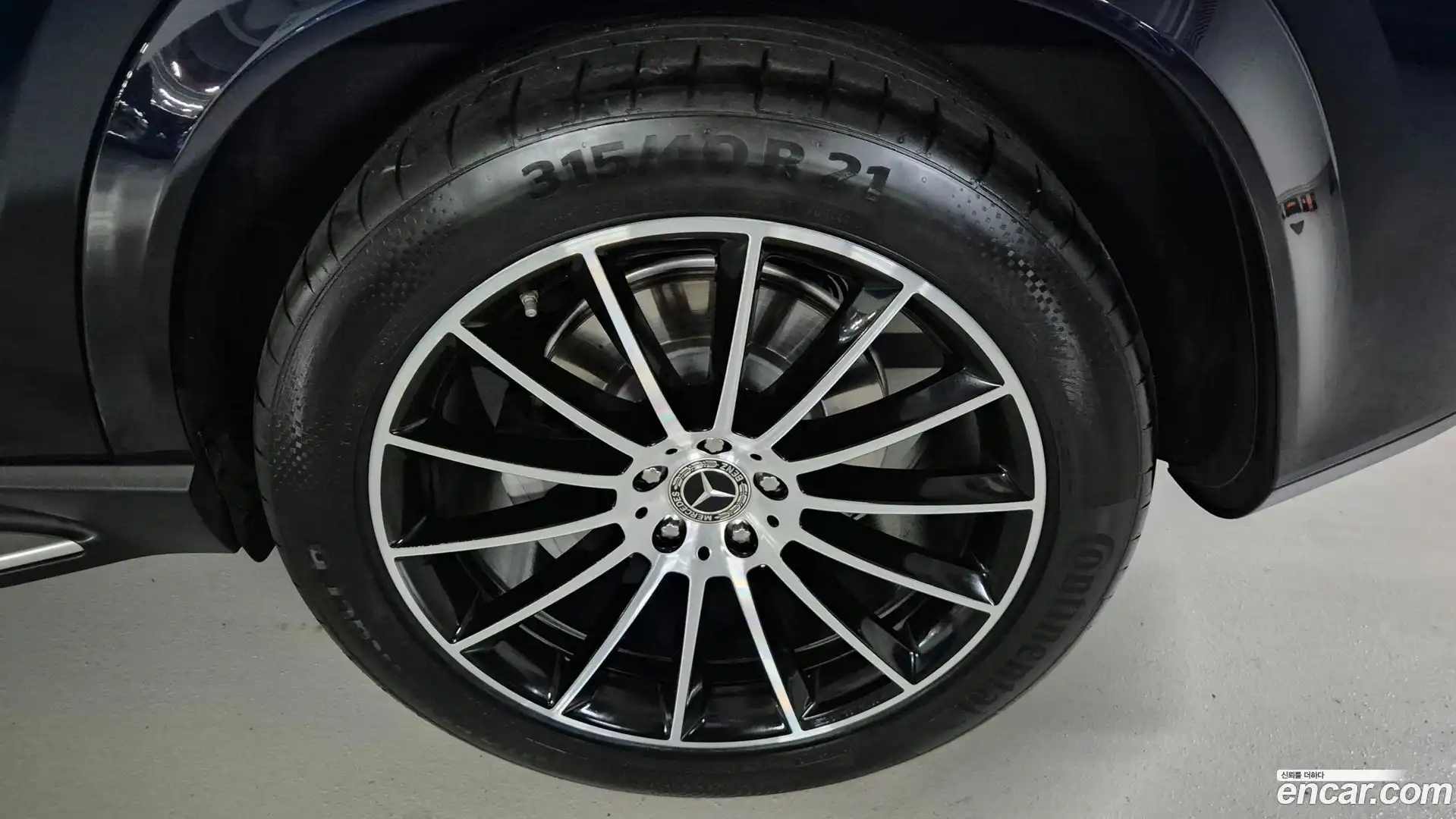 GLE-Class Mercedes-Benz 2022.2-INNER-009