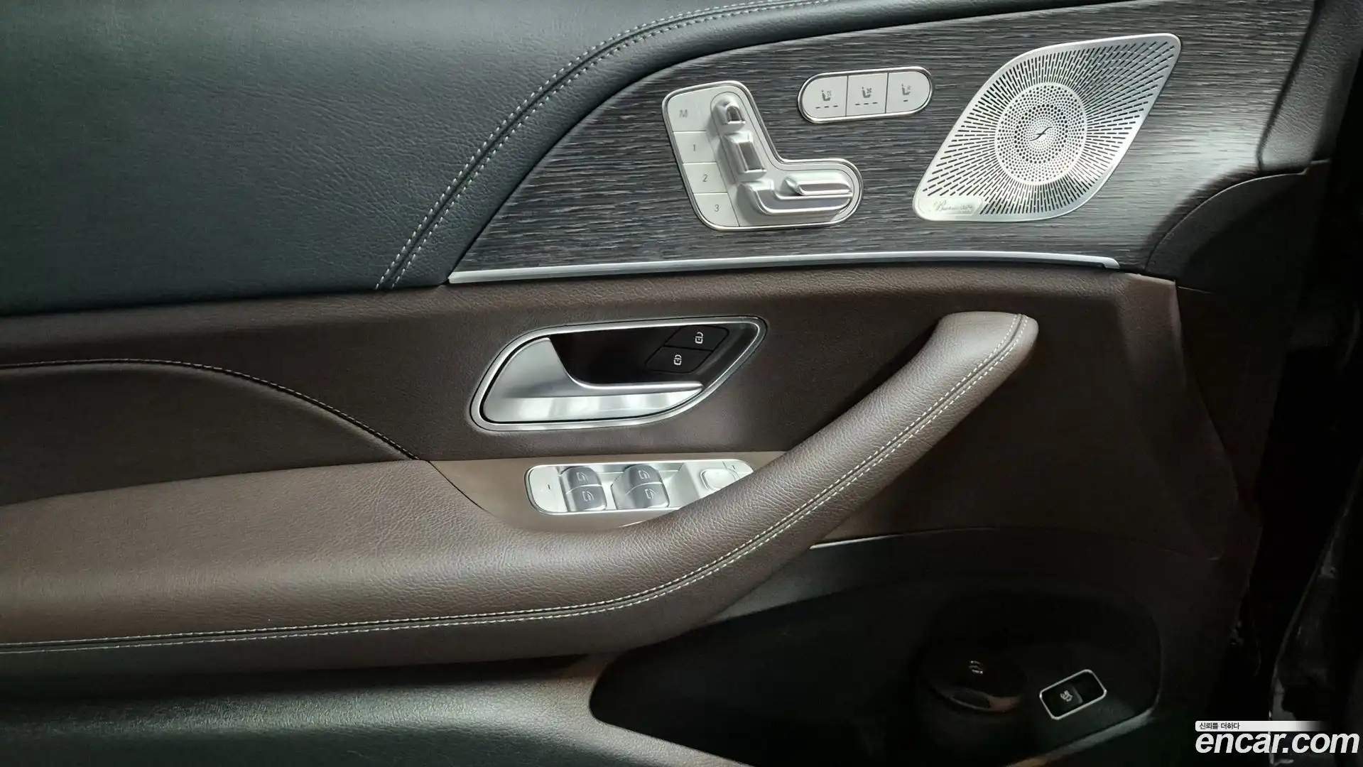 GLE-Class Mercedes-Benz 2022.2-INNER-010