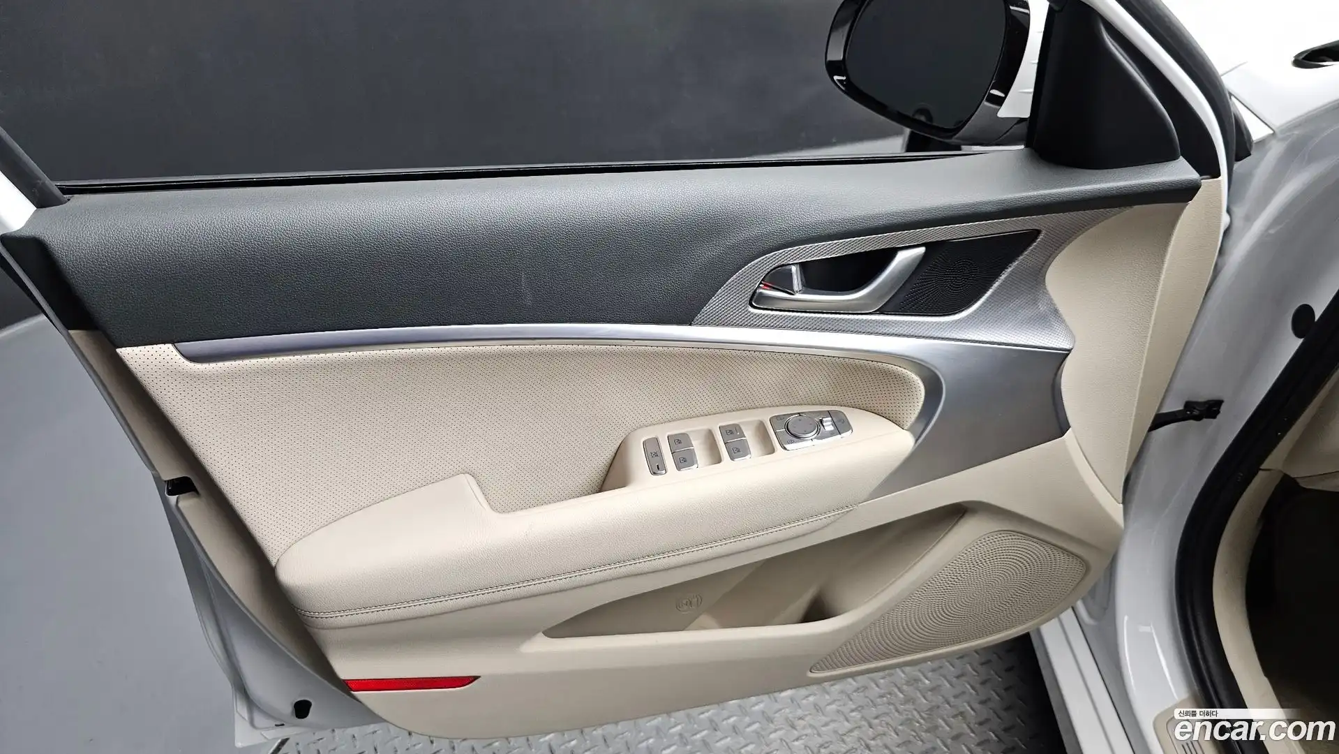 G70 Genesis 2021.10-INNER-034