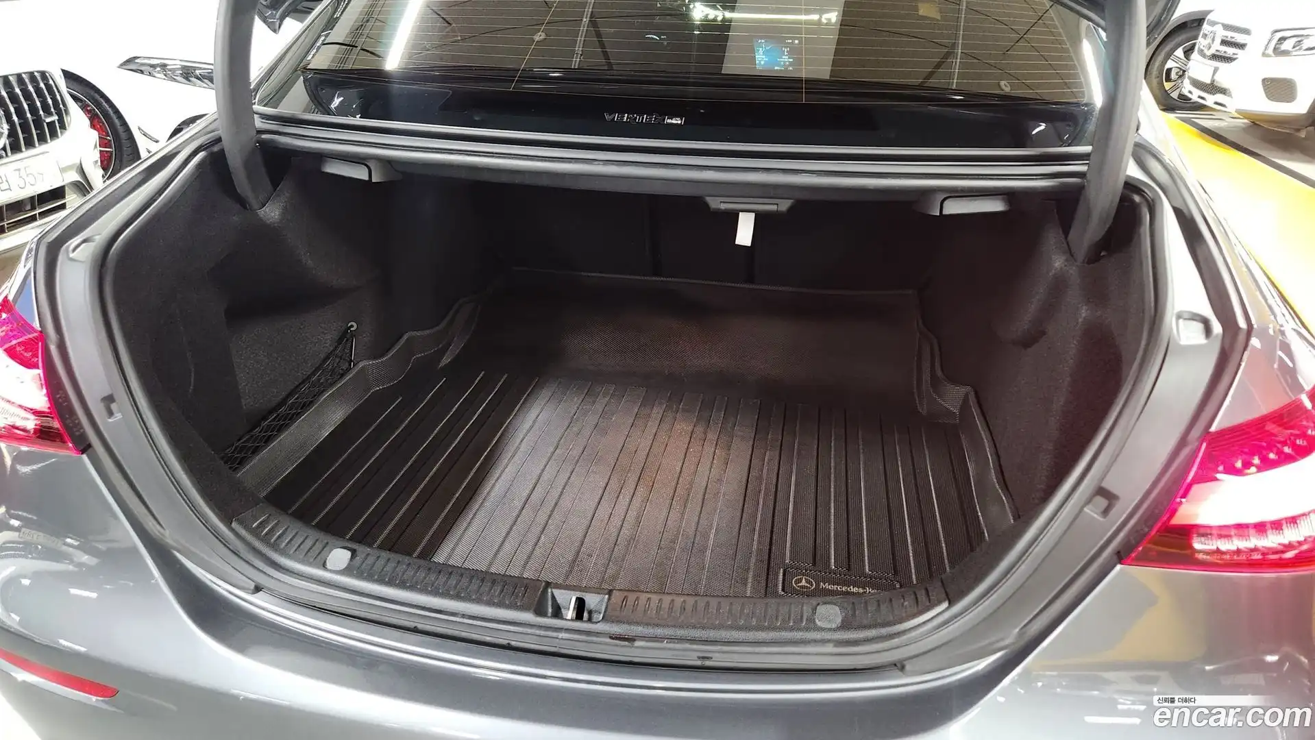 E-Class Mercedes-Benz 2022.1-OPTION-018