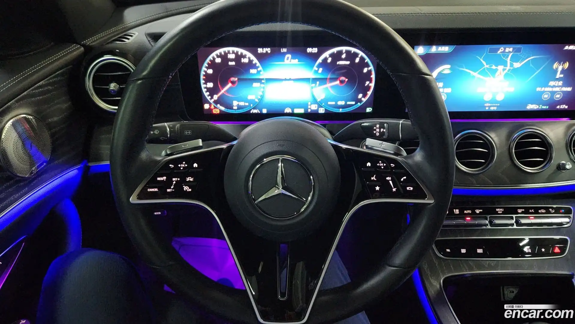 E-Class Mercedes-Benz 2022.1-OPTION-022