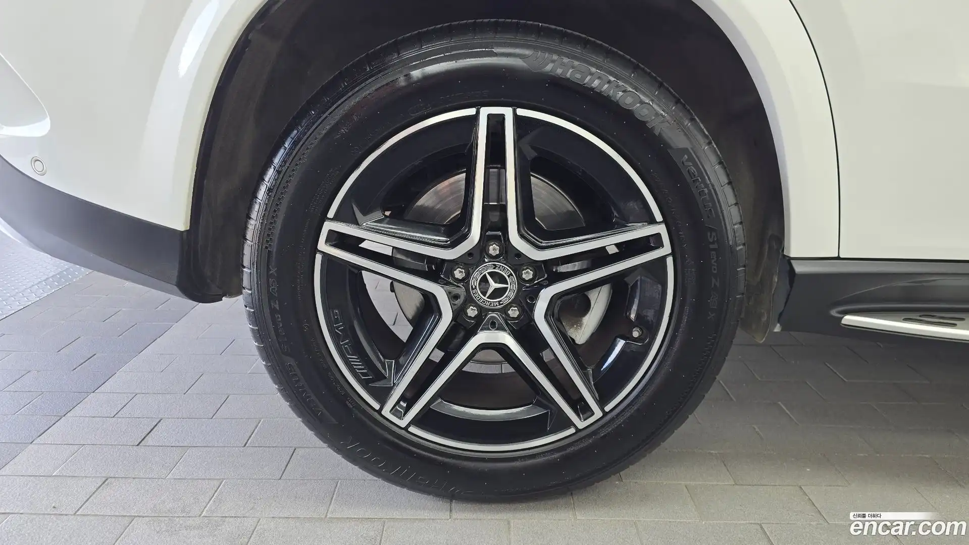 GLE-Class Mercedes-Benz 2021.2-OUTER-005