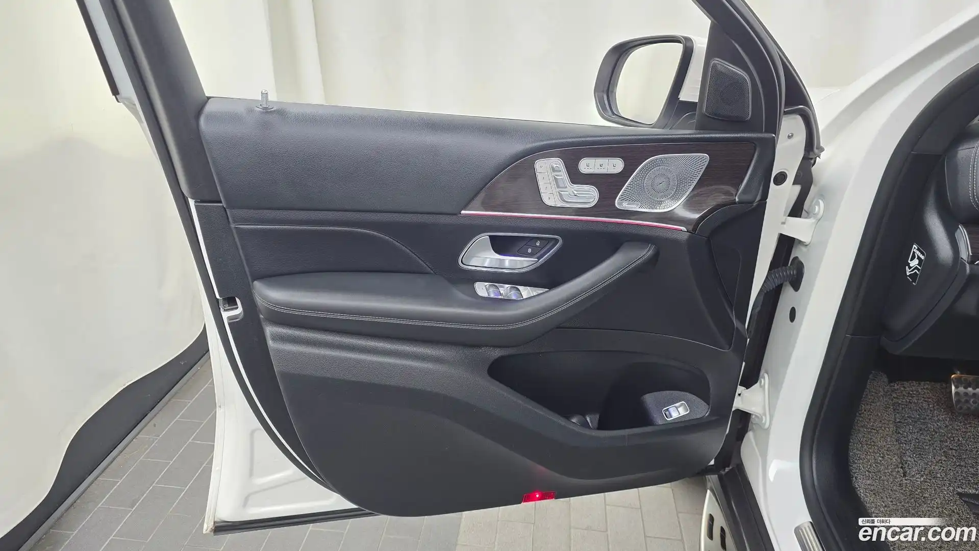 GLE-Class Mercedes-Benz 2021.2-INNER-034