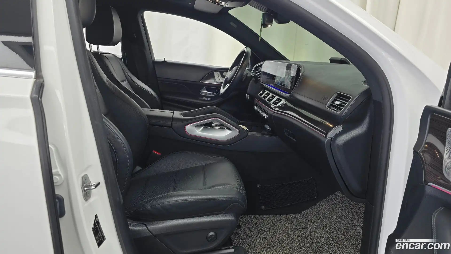 GLE-Class Mercedes-Benz 2021.2-INNER-036