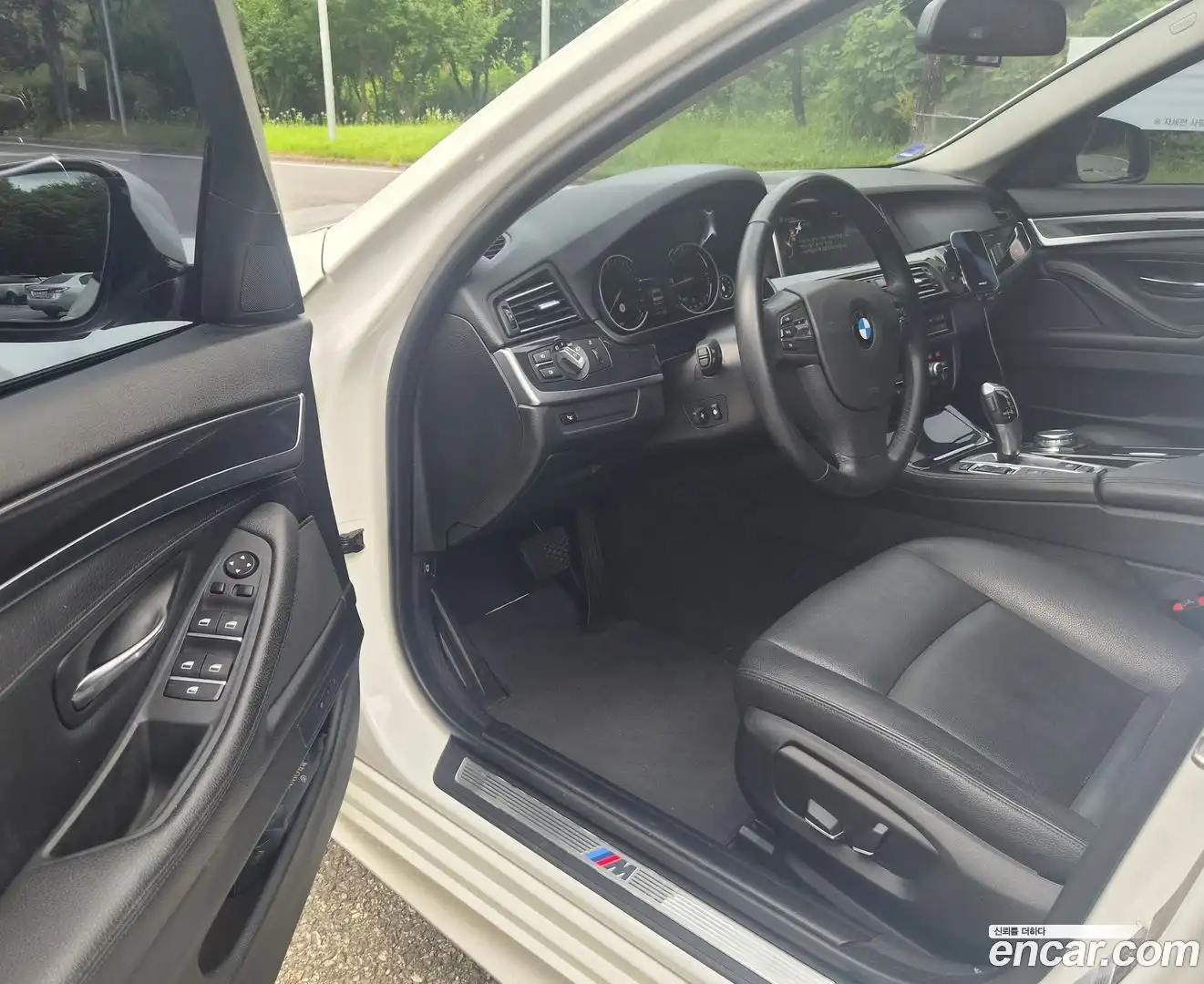 5-Series BMW 2016.0-INNER-010