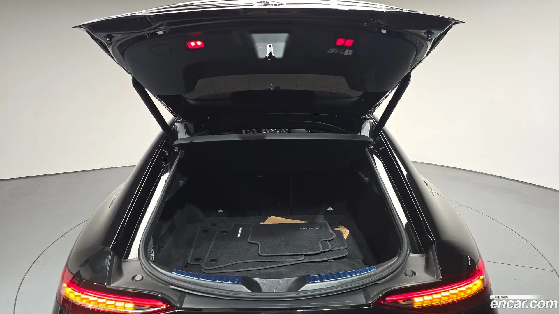AMG GT Mercedes-Benz 2023.9-OPTION-043