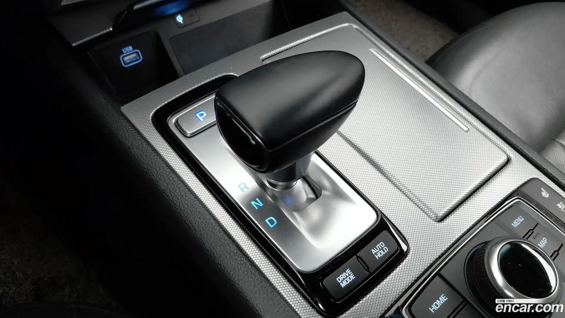 G80 Genesis 2019.2-INNER-009