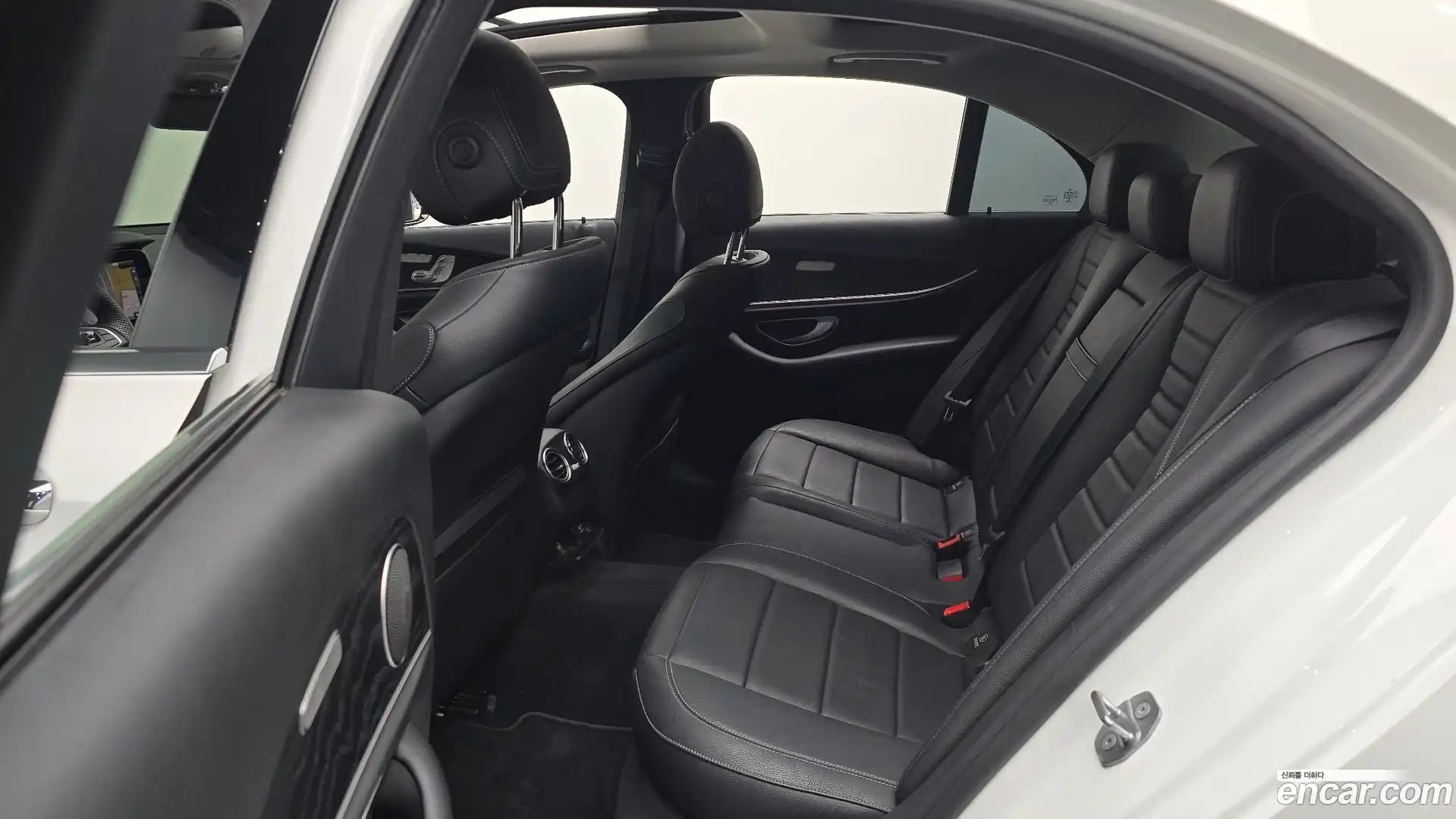 E-Class Mercedes-Benz 2016.6-OPTION-016