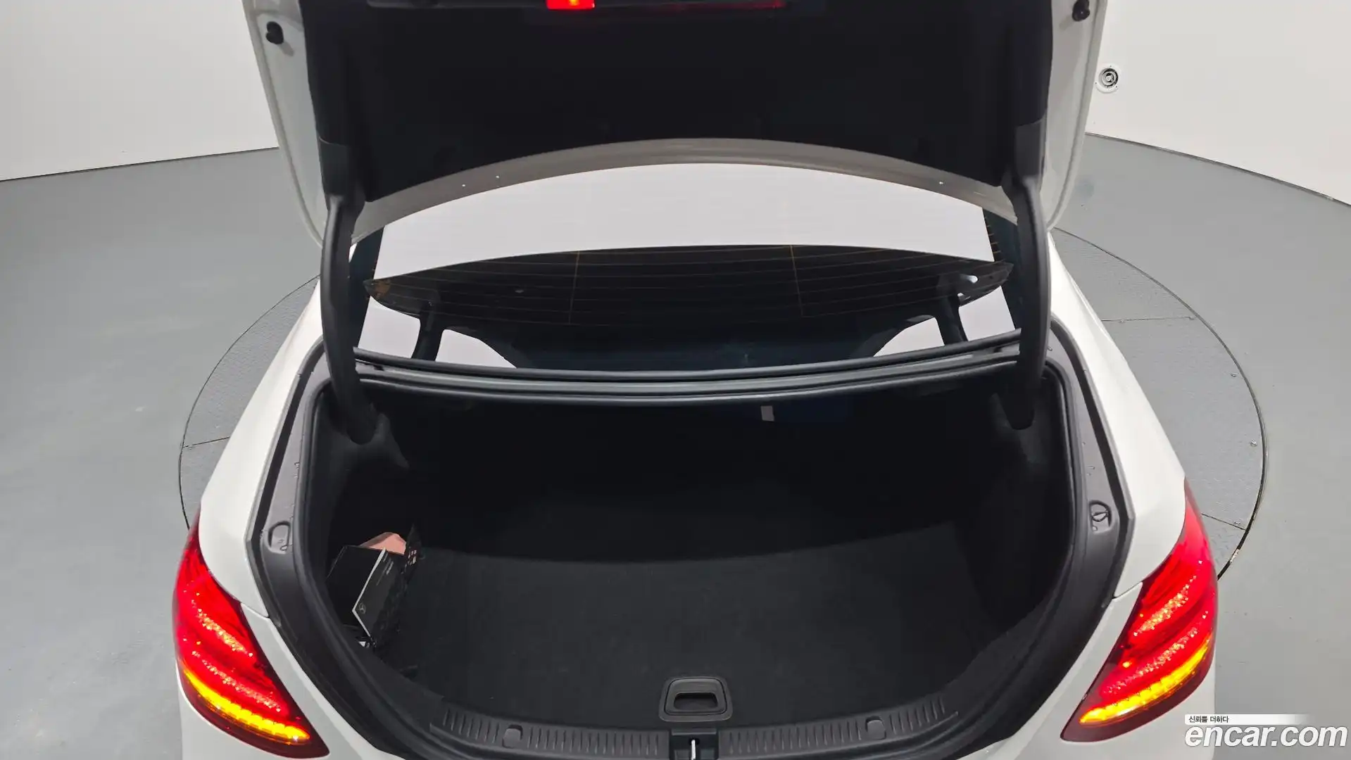 E-Class Mercedes-Benz 2016.6-OPTION-024