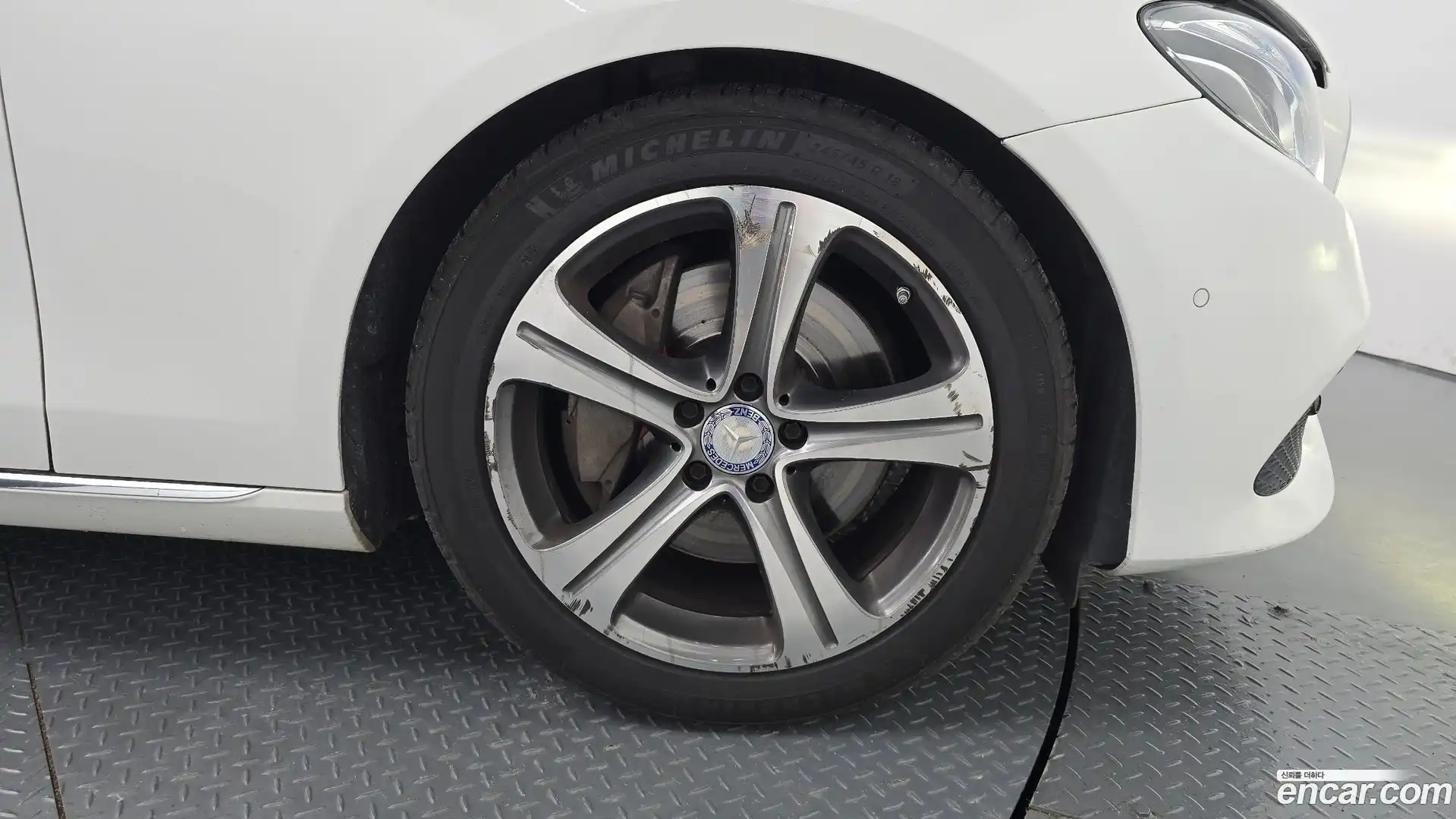 E-Class Mercedes-Benz 2016.6-OPTION-043