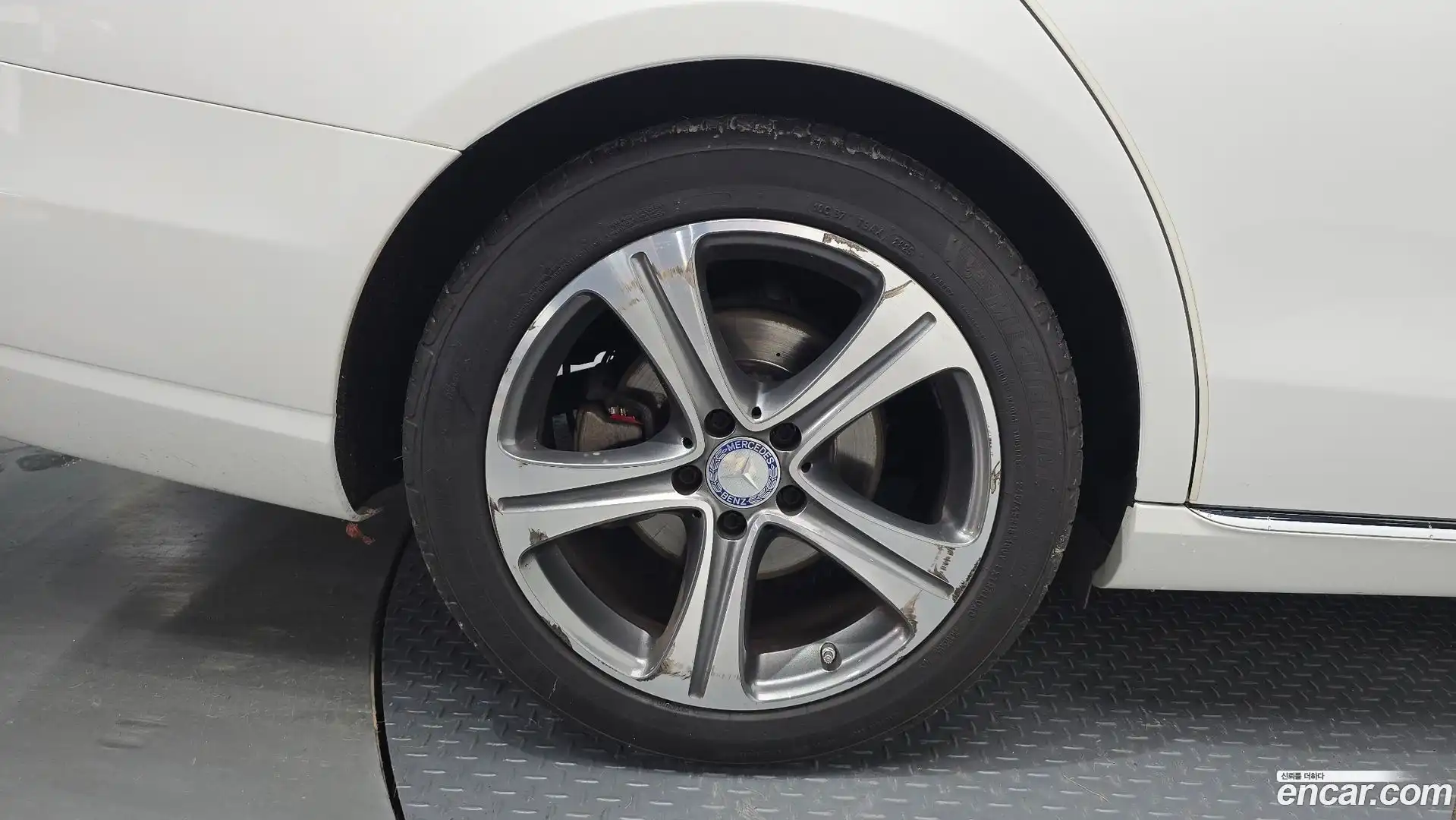 E-Class Mercedes-Benz 2016.6-OPTION-044