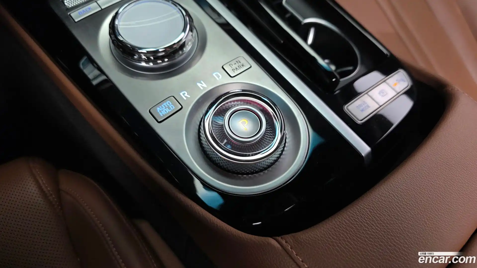 G80 Genesis 2023.2-INNER-009