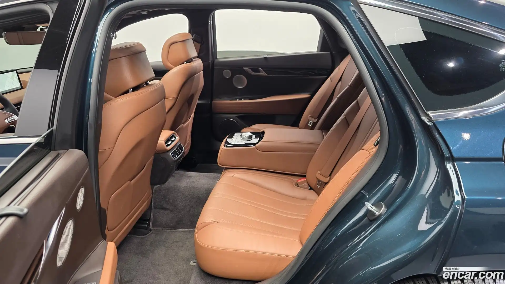 G80 Genesis 2023.2-INNER-036