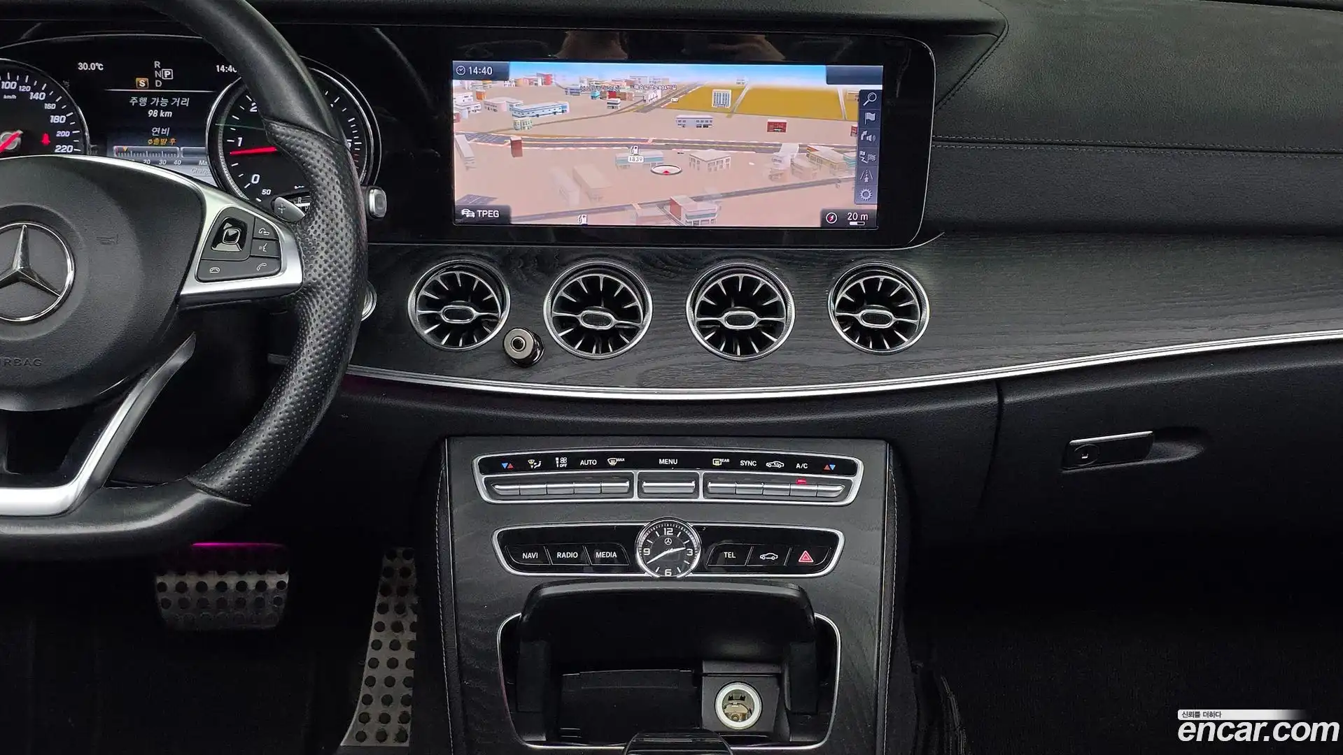 E-Class Mercedes-Benz 2018.11-OPTION-018